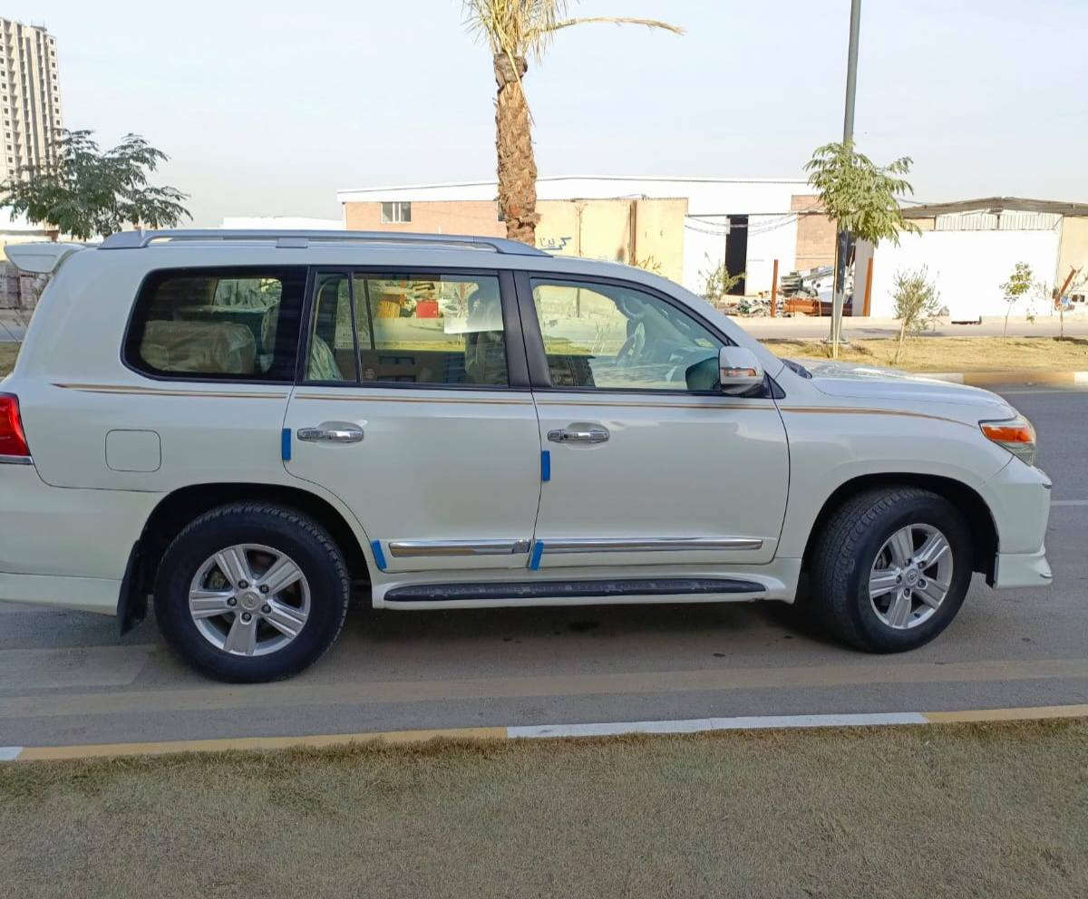 لاندكروزر GXR موديل 2015 ماشيه 110 الف 
مكفولة عدا دعاميات وسونار موجود
رقم بغداد بأسمي ثاني يوم احولك
محرك 6 سلندر  4000 سياره نظيفة جدا 
بدون صبغ ولا ضربه بس شويه بلدعاميات 
شويه صبغ سياره فطيم معروفة 
مواصفات الجكساره 
السونار موجود بلمنشور  

 ال💎ــسعـر 🟥 :: رقم (1) تلـقـائـي 📮

رقم صاحب ســـيـارة :: ***********
