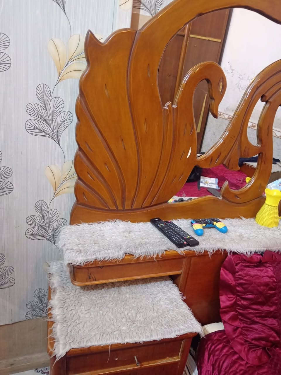 غرفه اخشاب ميتة للبيع ***********
