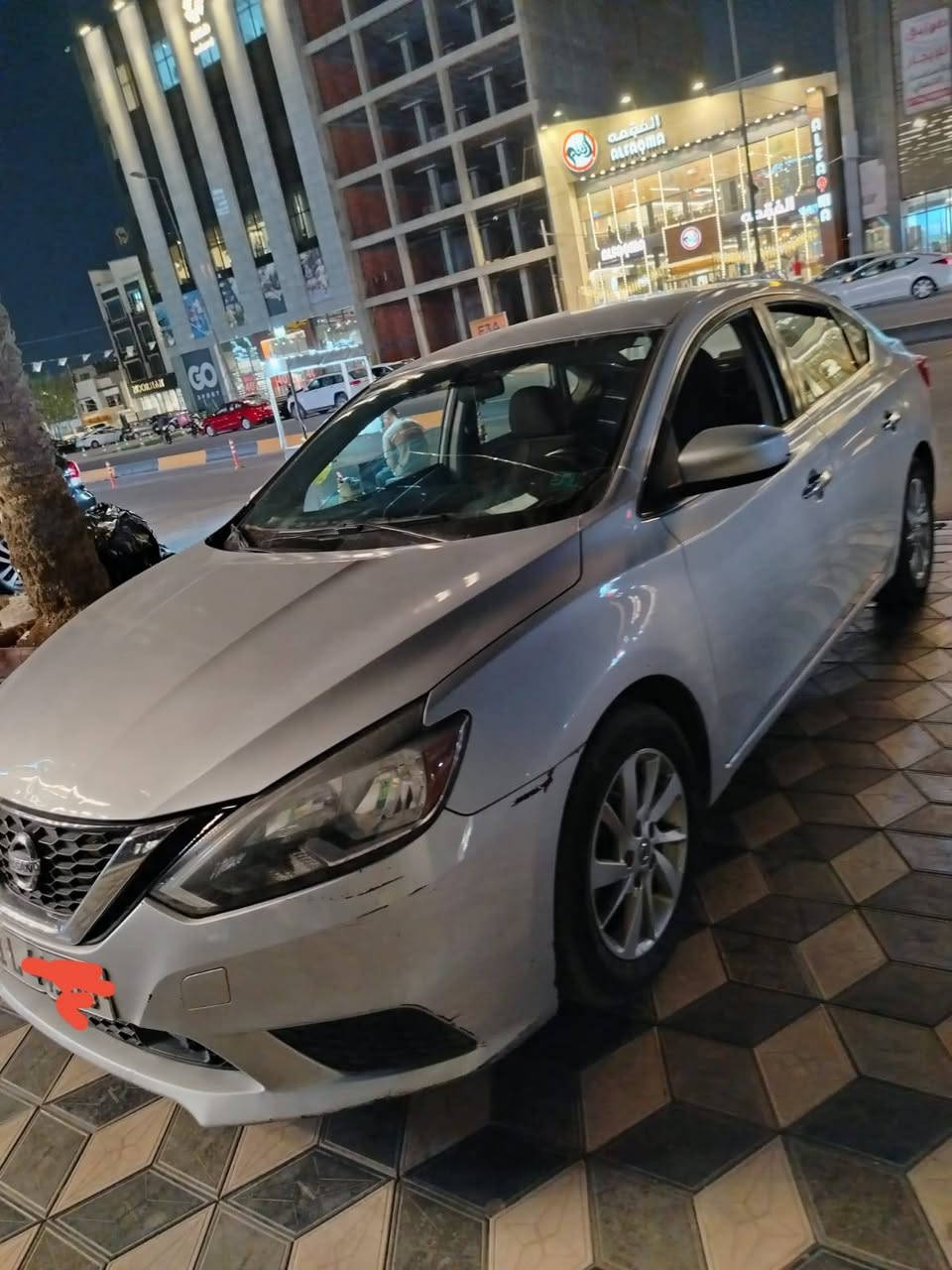 سياره نيسان سنتارا بغداد موديل ٢٠١٨ فضي اللون السياره وارد أمريكي سياره نظيفه جدا جدا مال بيت ومال جناي الاتصال على الرقم *********** ابو يوسف
