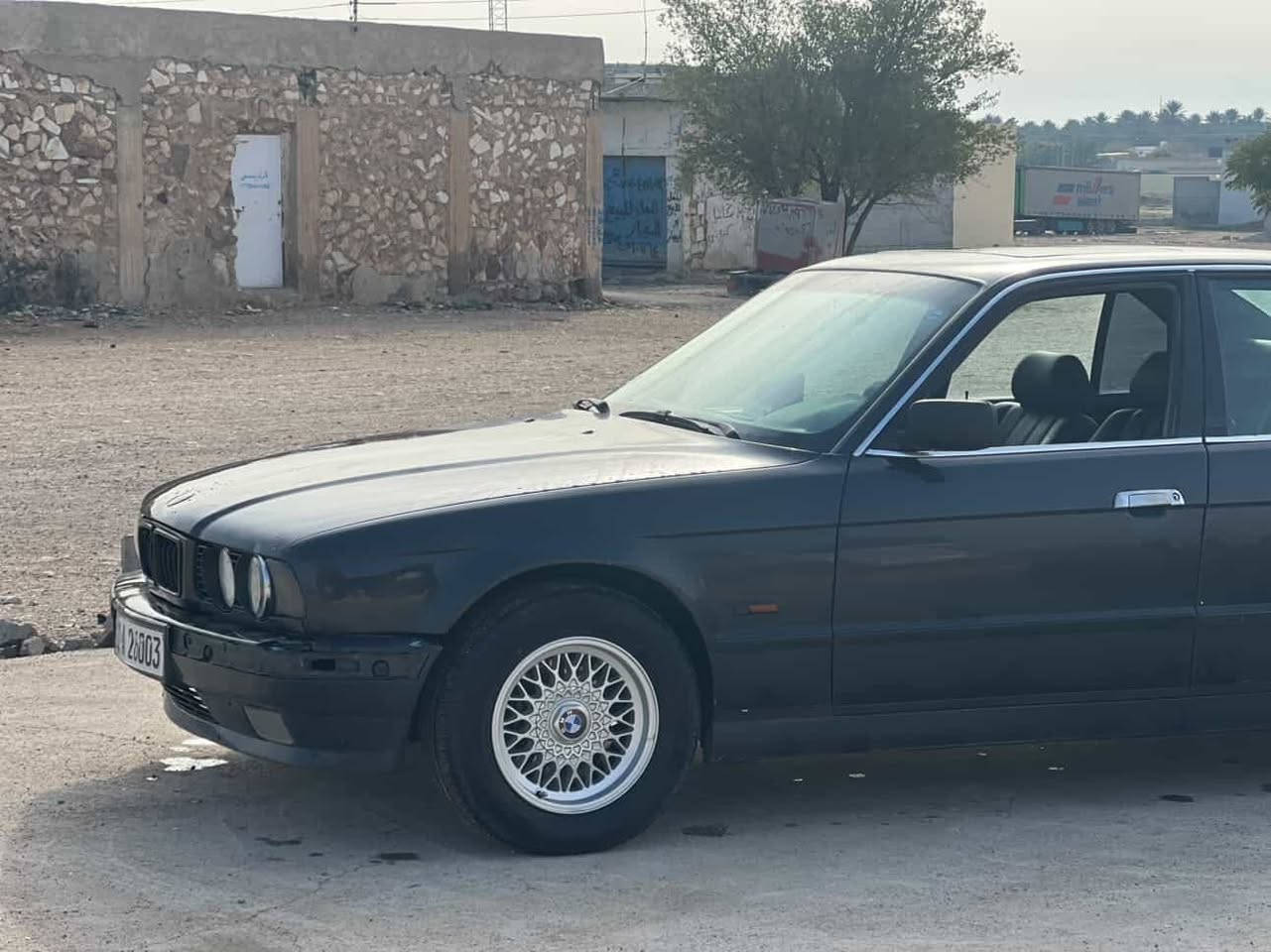 ‏Bmw
‏525i  
1994 اصل اصل 
كير اوتو 
وضعيات sport شغال 
جام امامي كهرباء 
لون اسود 
 مكينةمسكر دجتال 
فول كهرباء نضيفة
دبل ايرباك   
ضربة كص موس مابيهة ابداً 
شواصي نضيفة مامضروبة 
صدر امامي جديد 
صبغ عام  
سلايد طگتين 
كير مكينة شرط وضمان 
غرفة داخلهة جديد ب9 ورقات 
تخم تايرات جديد شديت 
رقم اربيل 
سنوية لحد 2030 جديدة 
تحويل بشرط 
تبريد فول 
سيارة مرتبة مامتعوبة
مكاني ديالى 📍
سعرهة (  $80  )ومجال 
اي استفسار على الرقم :
واتس اب : ***********
رقم هاتف : ***********
