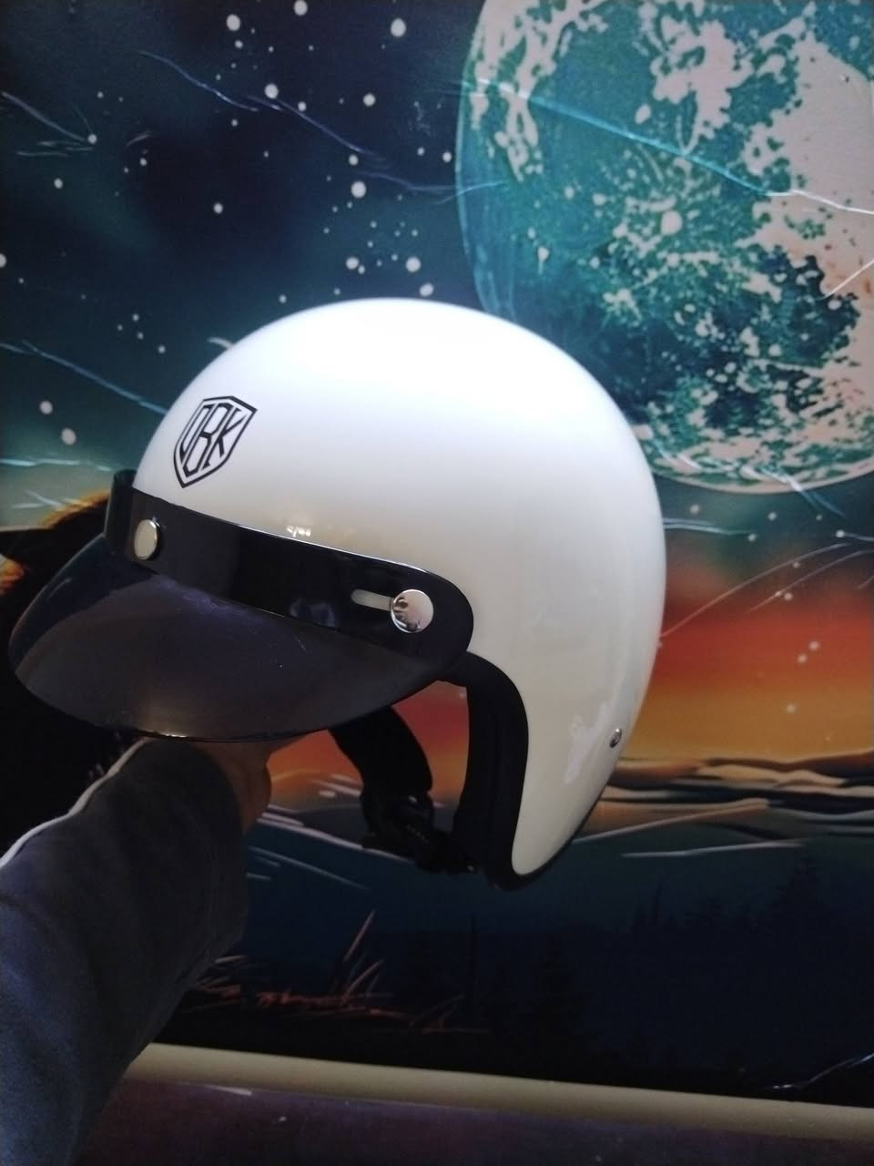 السلام عليكم هاي الخوذة جديدة قياسهة XXL اصلية ماركة (OBK) اليريدهة يجي خاص او واتساب ***********
