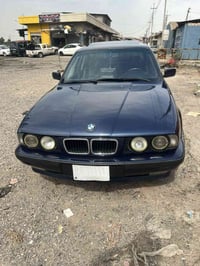 بي ام 525 اصل موديل 1992  فتحه سقف  محرك كبس  محرك وكير شرط  بدون ضرر ...