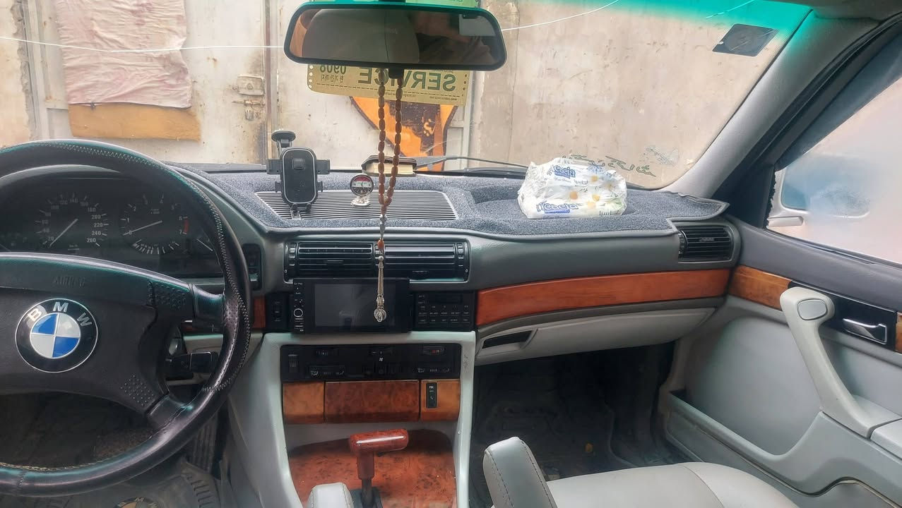 بي ام 735 صبغ عام جماليه 
تدفه تبريد فول مواصفات 
كير مكينه خير من الله 
السعر 60 وبيه مجال ***********
