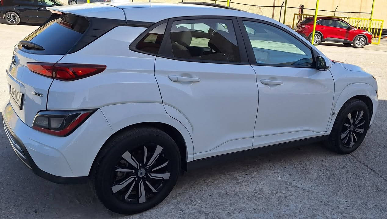 🇺🇲هيونداي كونا 2023
🛅فحص 3جيد مرفق 

🎰ماشيه 17 الف مايل 

فل بفتحه 

السعر ١٦٥٠٠ دينار 

للتواصل ٠٧٨١٢٢٢٩٨٦ او ٠٧٨٨٧٩٧٨٢٣ 

شركة الصراط لتجارة السيارات -شارع ١ المنطقة الحرة


**إذا كنت صاحب هذا الإعلان وتريد حذفه لأي سبب، رجاءا أرسل رسالة إلى الدعم الفني**