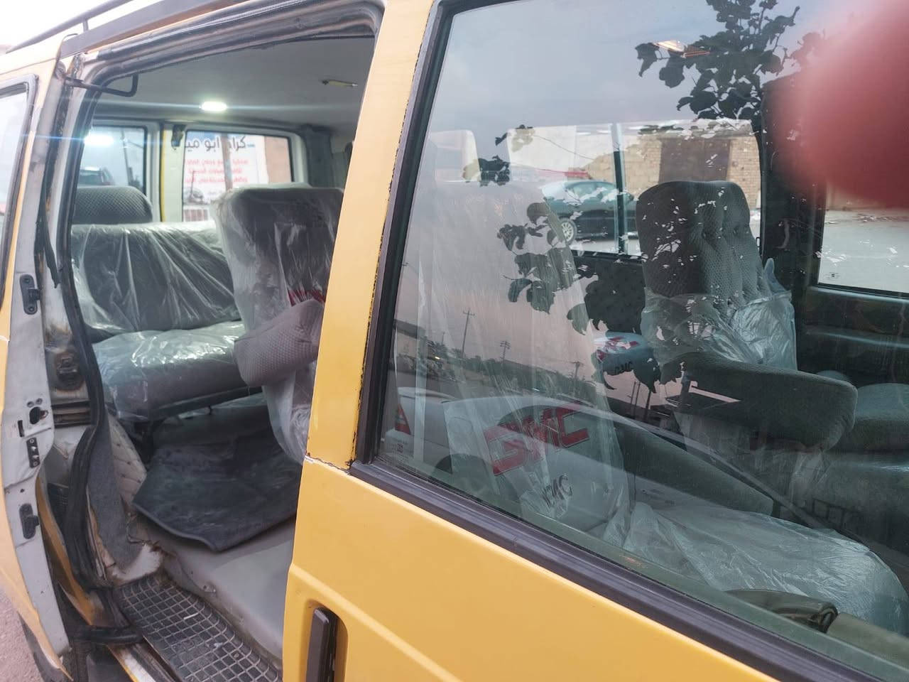 للبيع جمسي سفاري موديل  ٢٠٠٢ جاهزه
للبيع جمسي سفاري موديل ٢٠٠٢ محرك سته سلندر السياره محرك كير شرط فول غرفه نظيفة مدوشم حلوه كلش  ٧ راكب رقم انبار انكليزي شرط تحويل سنويه لل ٢٩  السعر ٥٠ بي مجال بيها منظومة غاز كامله وشغاله العنوان صلاح الدين قضاء بلد للاتصال *********** او ***********
