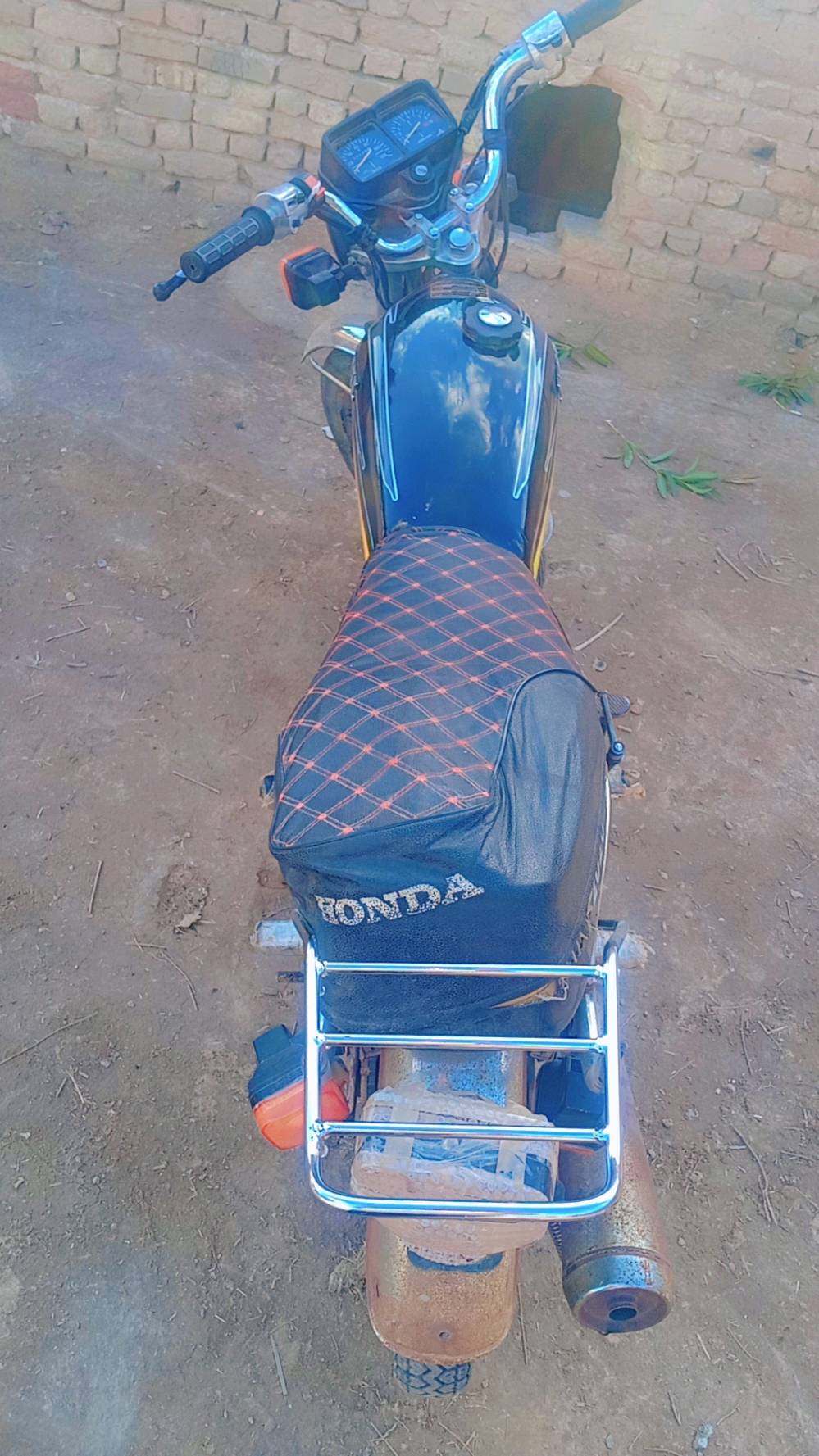 السلام عليكم 
دراجه للبيع
النوعيه: نامه شبه اصلي
الموديل: 2020 اوراق اصولي 
دراجه مجفته نضيفه السعر 450الف بيها مجال 
المكان: ناصريه قضاء الرفاعي طريق ابو الماش 
