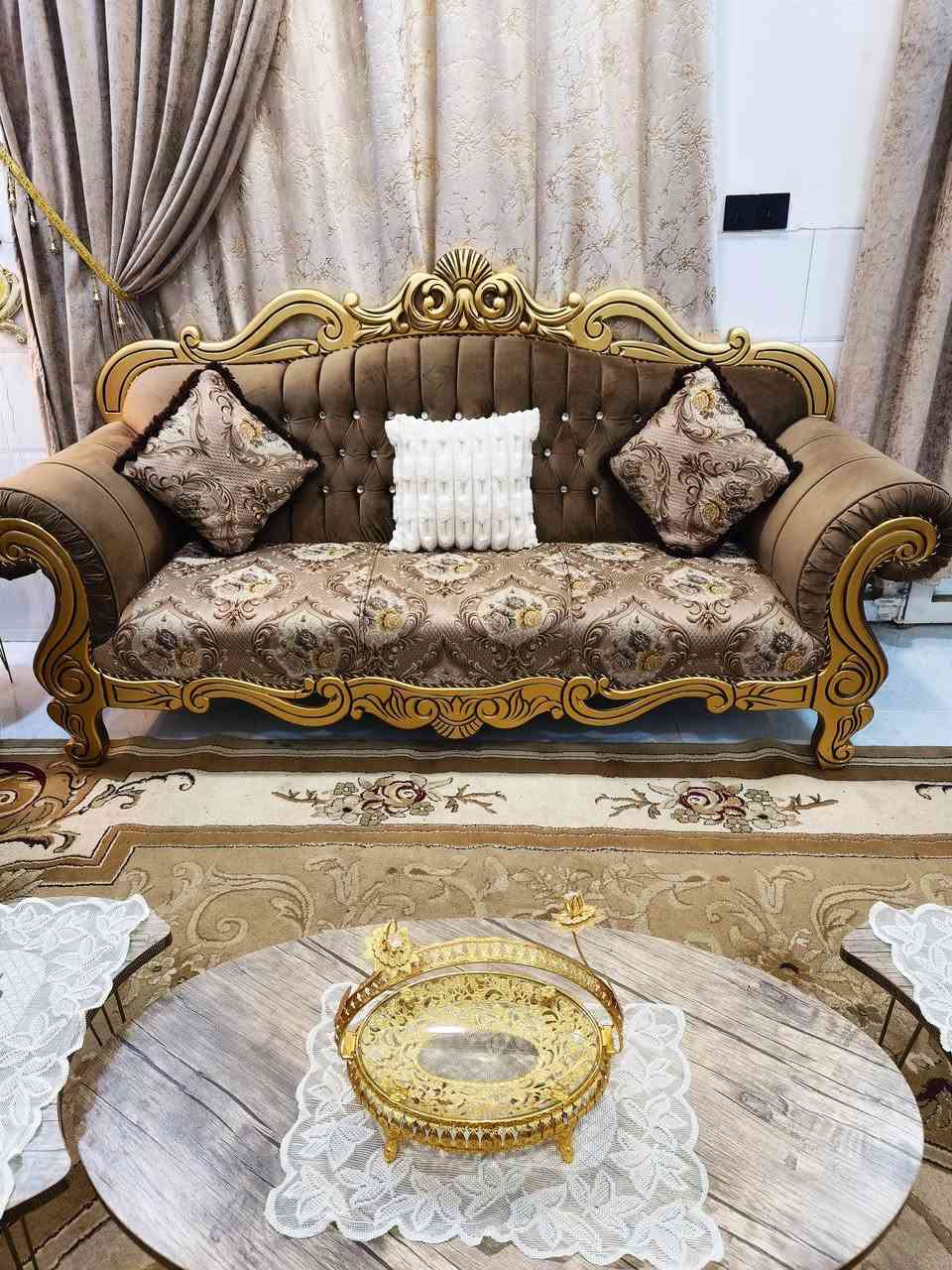 تخم ملكي10 مقاعد مع سيت طبلات نضافته 100٪ العنوان الحرية للاستفسار خاص او الاتصال على الرقم ***********
