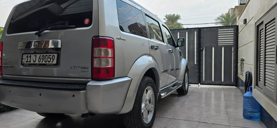 السلام عليكم درج نترو 2011 للبيع
السيارة مكفولة كفالة عامة من الصبغ والحادث والتبديل والبارد والايرباك نظيفة جدا مال بيت

فول مواصفات 
فتحة سقف سلايد
كشن كهرباء
شاشة
نيكلات بلاد
محرك 3700
6 سلندر

سعر 115 بي مجال للطيبين

مكانها بغداد المنصور
***********
***********
