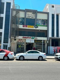 منطقة المجموعة • ٢٠٠م • ٣ محلات