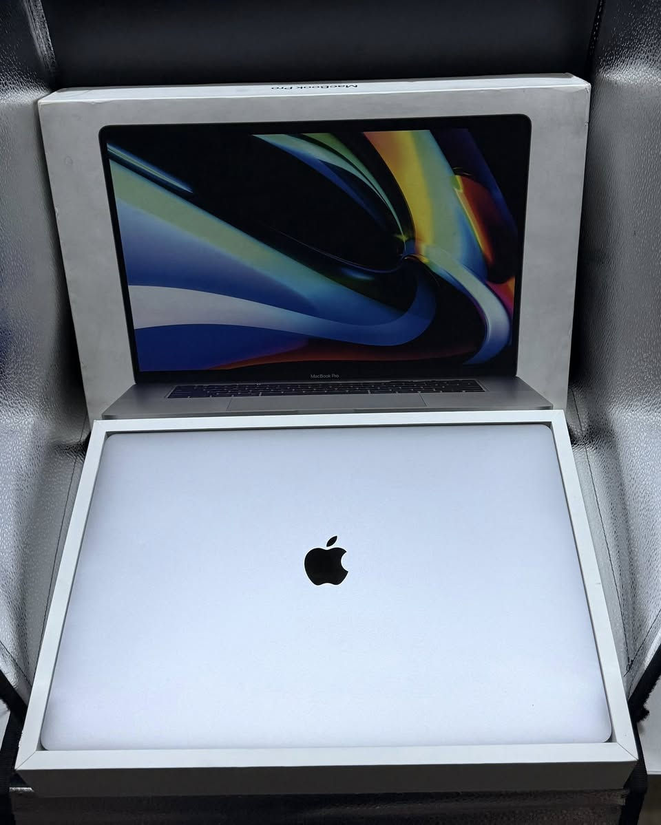 ماك بوك برو ١٦ بوصة ٢٠١٩
المواصفات:-
-حجم الشاشة: 16 بوصة
-المعالج: Intel Core i7
CPU: Intel Core i7‑9 8‑core -
GPU: AMD Radeon Pro 4GB- 
-الذاكرة العشوائية: 16GB RAM
-التخزين: 512GB SSD
-الحالة: ممتاز جداً
-عدد دورات البطارية: 312 دورة
-يأتي مع الصندوق وجميع الملحقات الخاصة به
-هدية USB-C ادبتر 4K

السعر: 925,000 د.ع 

التوصيل: مجاني إلى جميع المحافظات، مع إمكانية فحص الجهاز عند الاستلام قبل الدفع.

للطلب أو الاستفسار:-
إرسال رسالة أو الاتصال على :
‎              0770 5266 000 / واتساب
