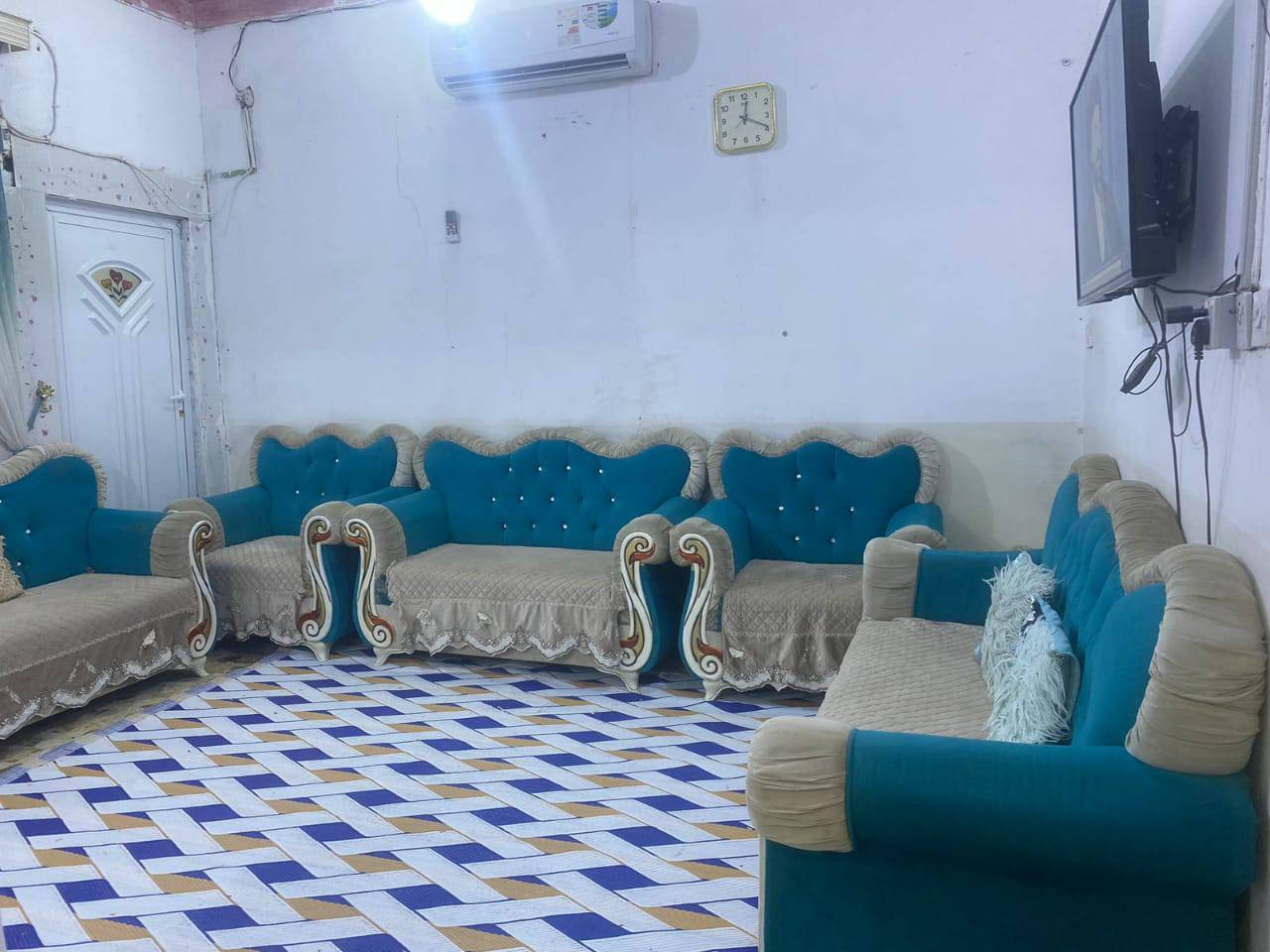 بيت زراعي سند 25 المساحه 100 متر للبيع السعر 80 العنوان الناصريه خلف المعهد التقني قريب على مركز الاسنان ساجدة الجبوري قريب على خطوة امير المؤمنين علي عليه السلام للاستفسار الاتصال على الرقم التالي ***********
