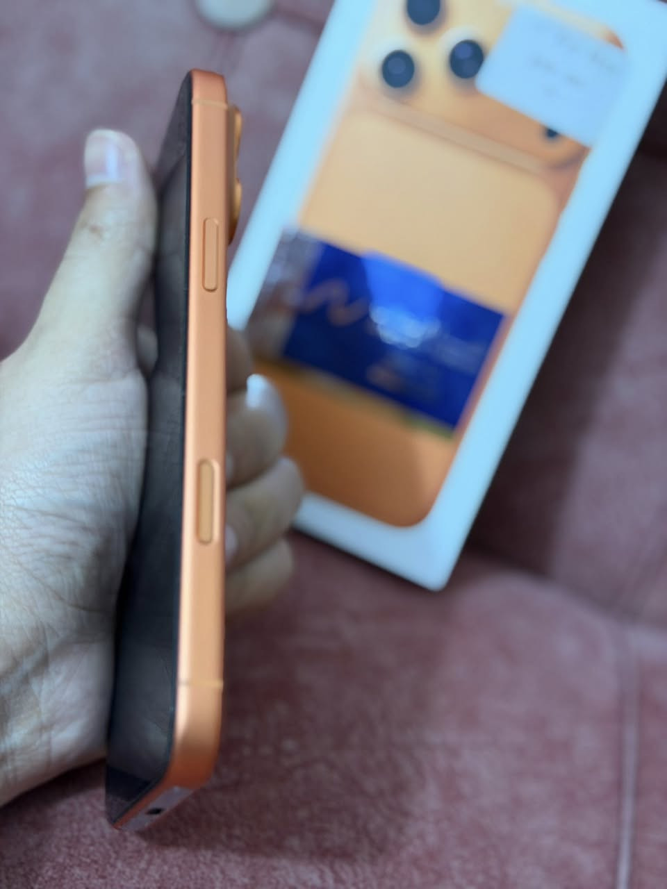 سلام عليكم
ايفون 17 برو ماكس للبيع نسخة ZA ذاكرة 256 
بطارية 100‎%‎ 
عدد دورات الشحن 58 
نظافة 100‎%‎ 
السعر 2125 قفلللللل 
مكاني بغداد 
للأستفسار ***********
