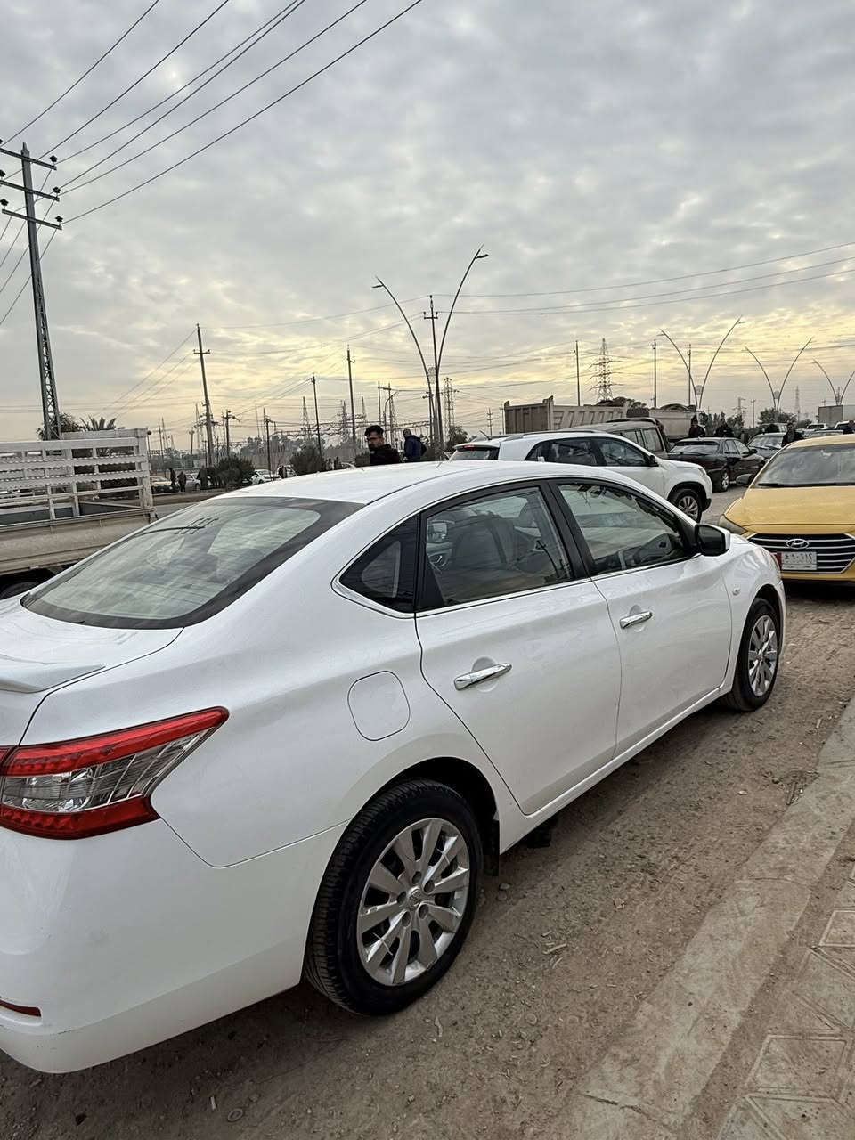 نيسان سنترا 2020
محرك 1600 / كير ومحرك مكفولات 
ماشية 153 كيلو 
ضررها 3 نواعم بارد صغار كلش 
للاستفسار واتساب او اتصال : ***********
