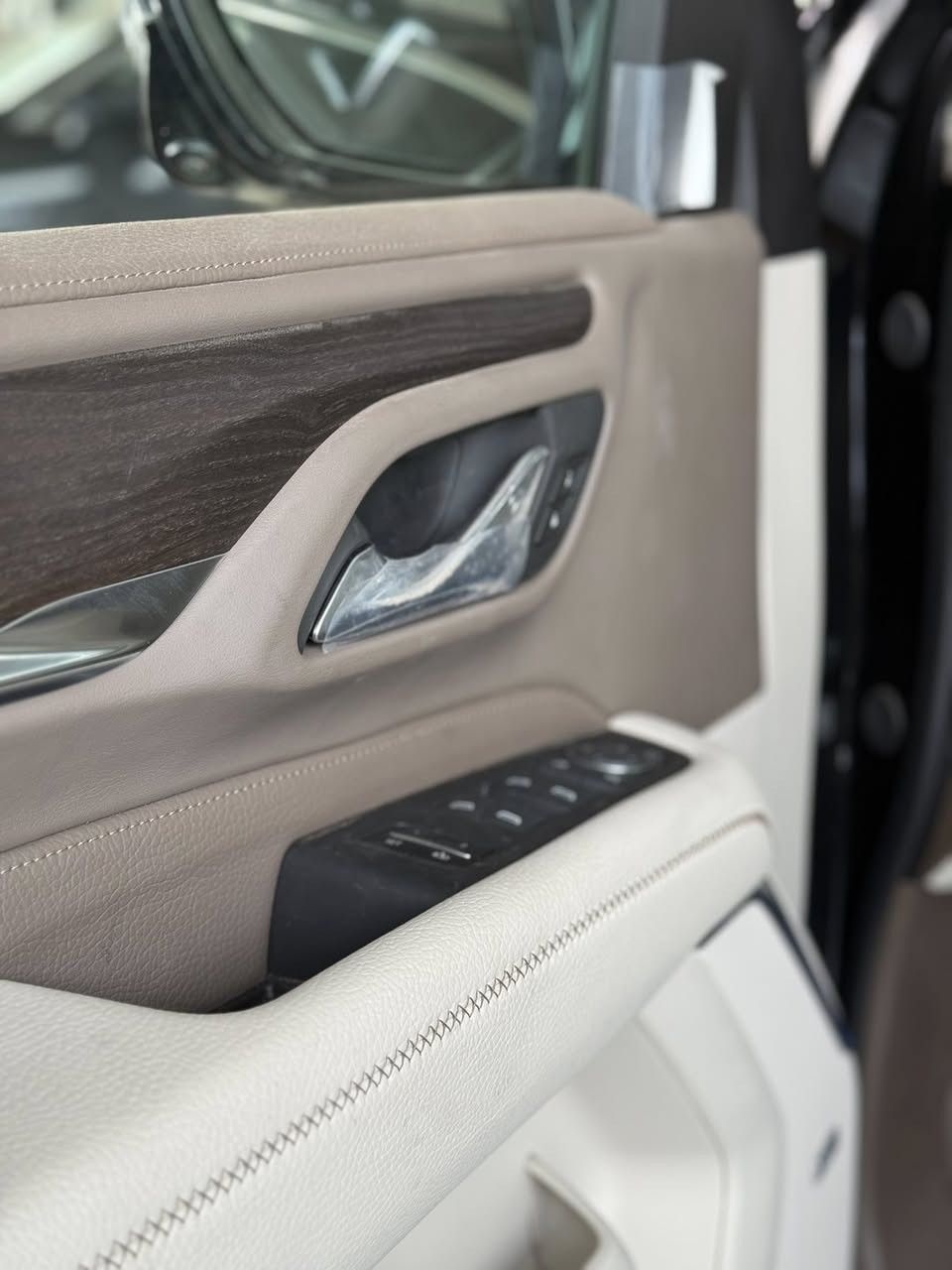 🧿معرض الملك لتجاره السيارات 🧿 

دخول جديد

‏(GMC DENAL)

🔥2️⃣0️⃣2️⃣4️⃣🔥

‏ GMC VIP  كشنات منفصل رئاسي

وكالة المنصور ضمان 5 سنوات 

النوع : GMC دينالي 
العداد : 0️⃣0️⃣ (زيرووووو) 
اللون : اسود
حجم المحرك : 6.2 لتر
عدد الاسطوانات : 8 سلندر
القوة الحصانيه : 420 حصان
الكير بوكس : 10 سرعات

فل مواصفات 

🔥نظام هيدروليك ( جكات )
🔥دخول ذكي للسياره ( بصمة )
🔥شاشات خلفية
🔥دفع رباعي دبل
🔥دوسات كهرباء
🔥شاشه اماميه كبيره
🔥شاشات عدد 2 خلفيات
كامرات 360 درجه
🔥كامرا خلفيه بالمرايه
 بانوراما طكتين
🔥شاحن واير ليس
🔥كشنات جلد
🔥كشنات كهرباء
🔥كشنات خلفي منفصل
🔥رادار تحديد مسار
🔥رادارات جانبيه
🔥رادار امامي
🔥ثلاث قطع تبريد
🔥هيترات بالكشنات تدفئه تبريد امامي خلفي
🔥دوسات كهرباء تفتح ويا الباب
🔥بصمه + بصمة ابوب 4
🔥صندوك كهرباء
🔥فورويل 4x4
🔥هند بريك بصمه
🔥استيرن كهرباء
🔥اتو ستوب
🔥حساسات خلفي امامي
🔥كشافات
🔥لايتات لد + فول زنون
🔥بكلايت لد خلفي
🔥كشنات الخلفيه كهرباء
🔥سبعه راكب
🔥داتو شو
🔥هيتر بالاستيرن
🔥فول تحكم ستيرن

للستفسار الاتصال على الارقام الخاصة بالمعرض او مراسلة الصفحة.
***********
***********
العنوان بغداد النهضه الفرع الثالث فرع المصرف
(نستقبل شراء ومراوس جميع انواع السيارات)
