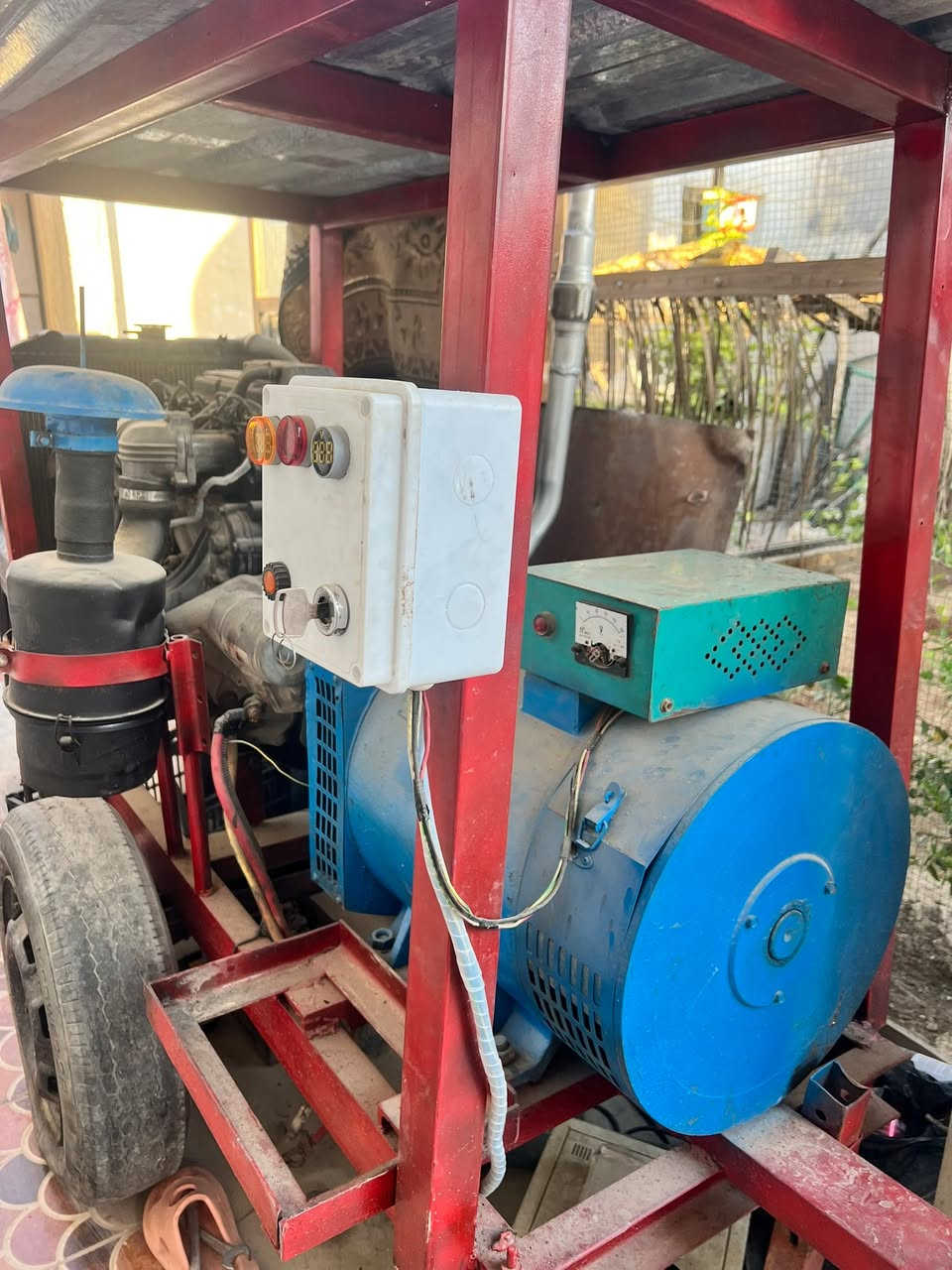 للبيع
مولد كيا 2700
راس توليد 30kv نحاس اصلي درجه اولى 
محرك نظافه 100% ما مفتوح ابد 
ويا تبديله دهن وفلتر جديد 
بم الكاز نظيف كلش و اقتصادي بالصرف 
 اتجيب باتري وياك و اتشغله وتفحص  وبي ضمان بدون تبخير مكينه مكفوله 
الرقم ***********
