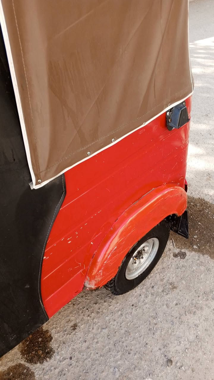 ال
السلام عليكم تكتك للبيع المديل 20مسجلة بل سنوية 19شهر12بي15تكتك مكينة جديدة كشر مابي قطرت صبغ بيه لغود راجعات بارد  ويرادلهة تلكيط خيسا بصيط المكان بغداد حي الجهاد للستفسار تصال ***********
