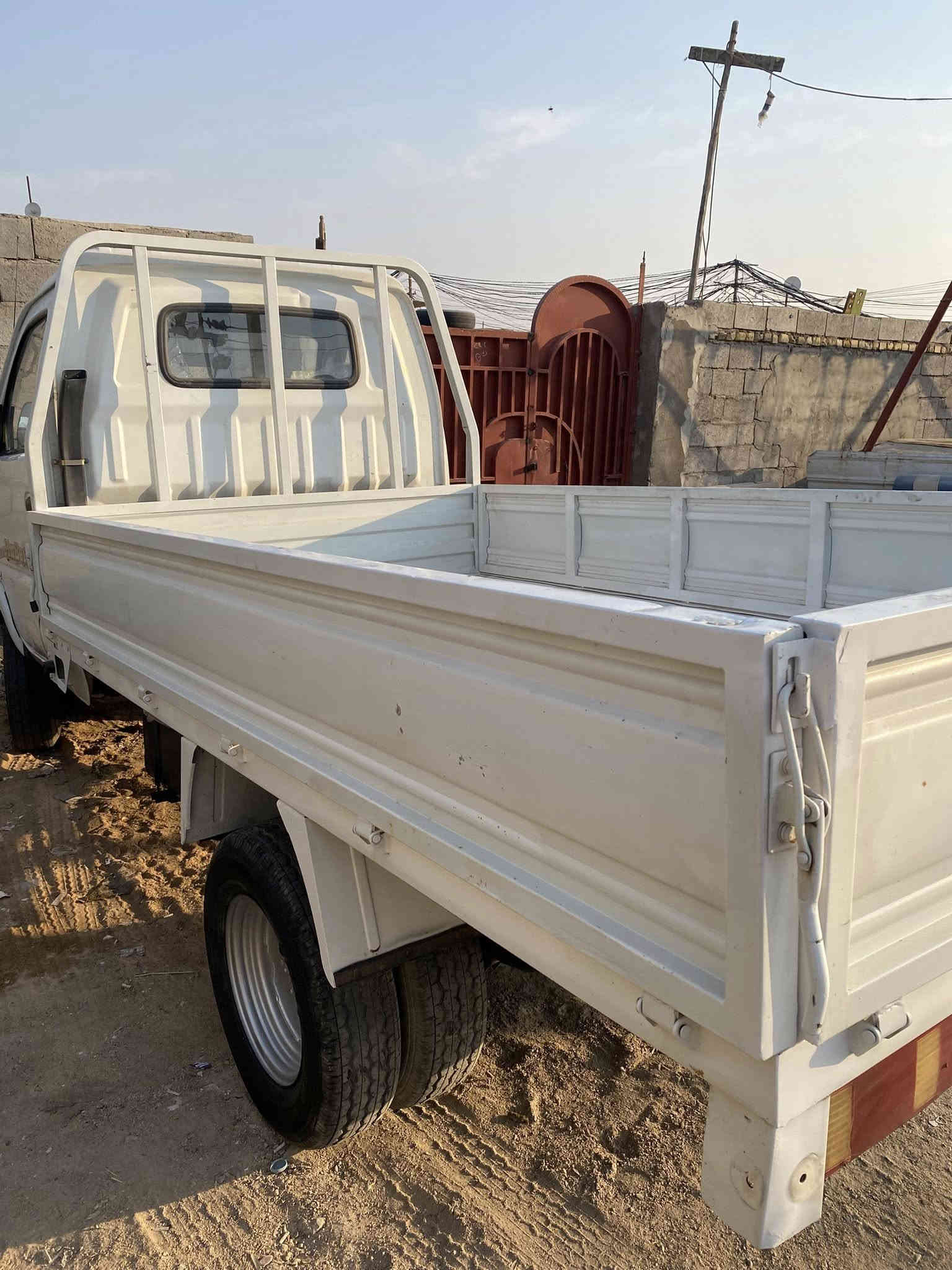 السلام عليكم سياره حمل نوع جمبي للبيع 
مديل 2011 رقم بغداد سنويه ل 29 تحويل ثاني يوم السياره جديده ماشيه 45 الف فقط 
كير ومحرك بلكارتون بدي اكسل شاصي دواخل كله مكفول السياره اي نقص مابيها واحلا من الصور سعرها 70 وبيها مجال مكاني البصرة القبله رقمي ***********
