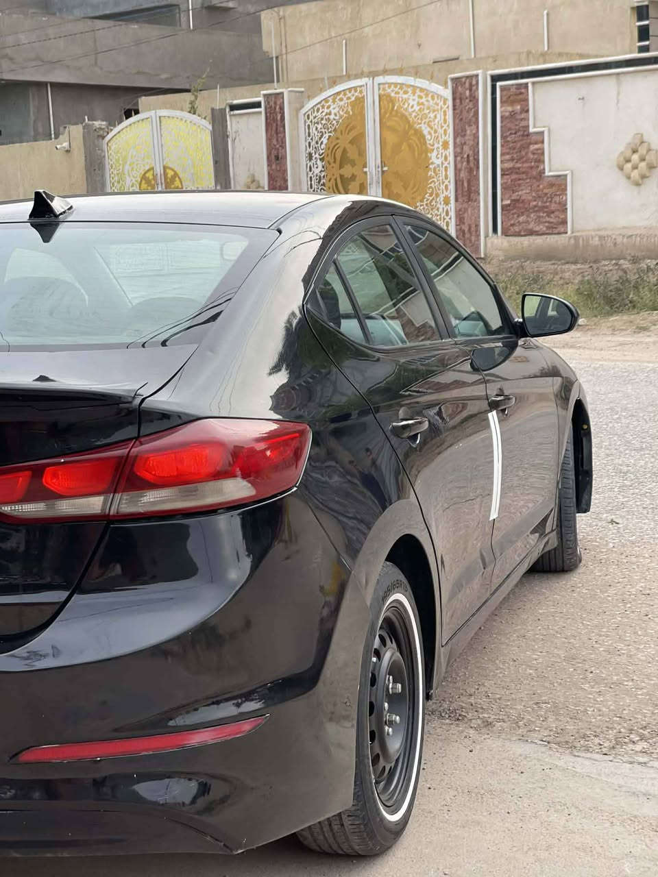 سلام عليكم سياره النترا موديل ٢٠١٧ كير ومحرك وحداديه كفاله تخم تاير جديد بيه اربع قطع صبغ بدون دواخل السياره جاهزه مكاني بابل السعر ٩٨ بيه مجال الي مايشتري ليعامل  الرقم *********** حلة, بابل
