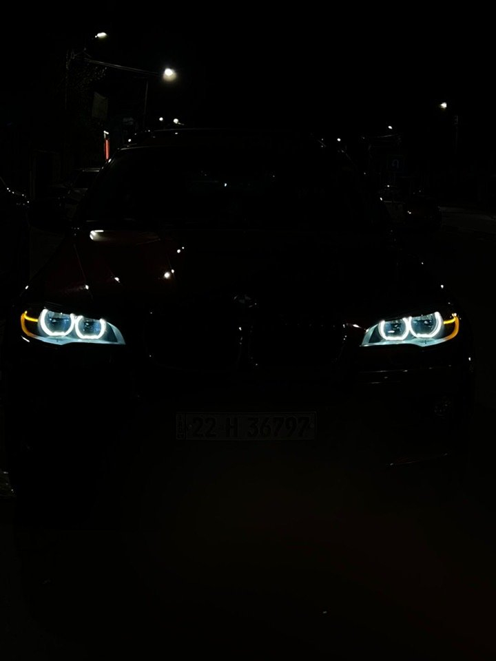 السلام عليكم 
BMW X6  
موديل 2014 اربيل رقم وسنوية جديدة سيارة مكفولة من الضربة موجود السونار رافقه وية الصور 
مواصفات بيه كلش هواي معروفة عند الجناي بي ام 
تخم تاير تايوان هسة شادة 
سيارة جاهزة من كلشي كير ومحرك وحدادية تبريد اي نقص ما بيه 
وبديهة كلش نظيف 
دواخله ماروني كلش جديدة بطاين بيبان دشبول . سستم صوت 6 اقراص . كشناته ماروني نضيفات كلش 
السيارة بالبصرة 
السعر 220 ورقة وبيه مجال قليل
***********
