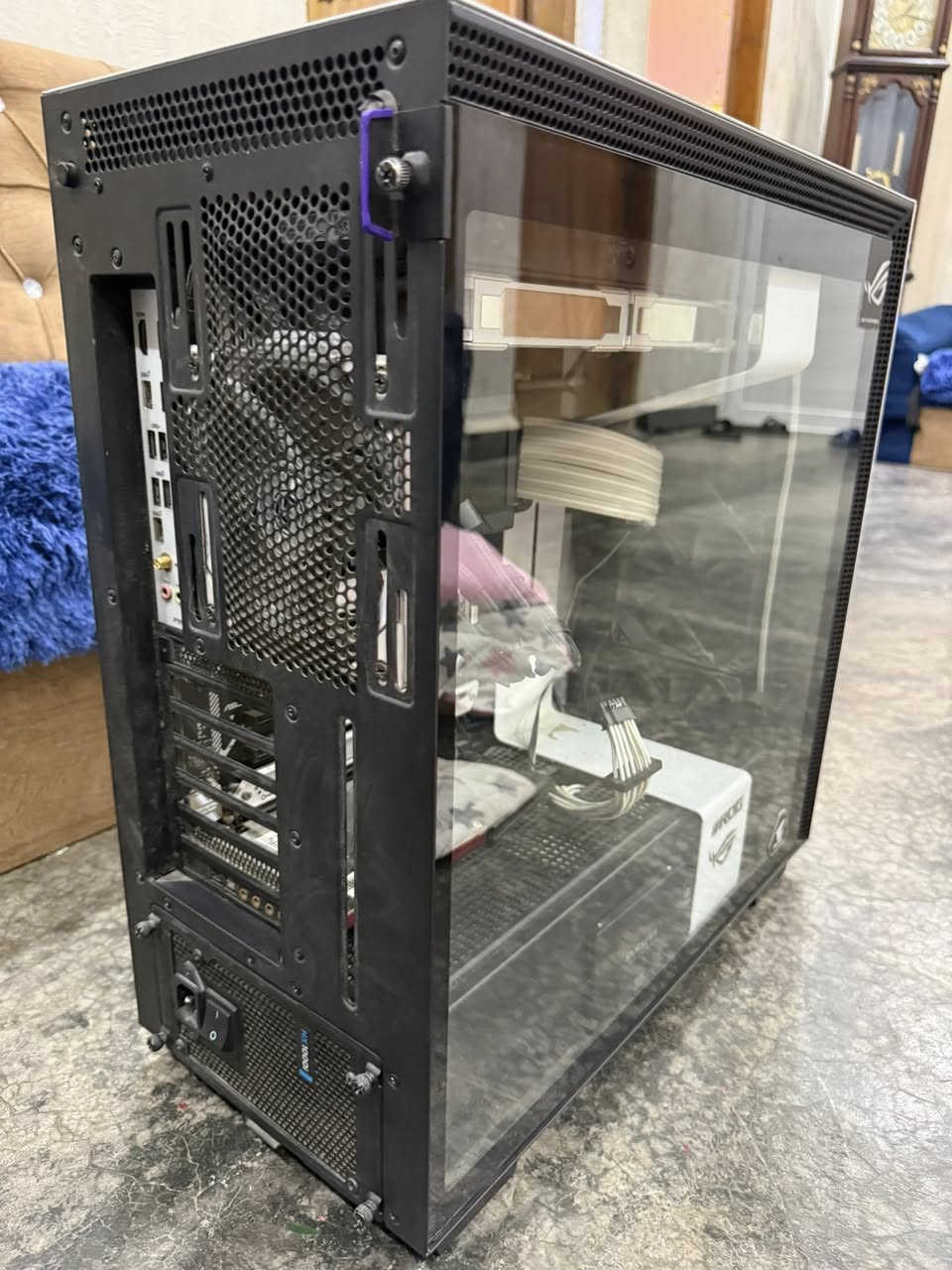 فقط كيس nzxt مكاني الدوره ماعندي توصيل 

السعر ٧٥ الف ***********
