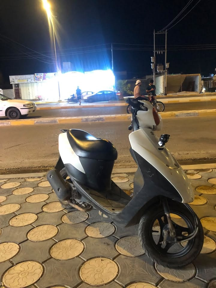 سلام عليكم دراجه للبيع سازوكي رياضي سلف اشاير لايت كلشي شغال بيه نضيفه مفتوحه مره وحده غراض اصليه الله شاهد سعر 250 وبيه مجال قليل رقم ***********
