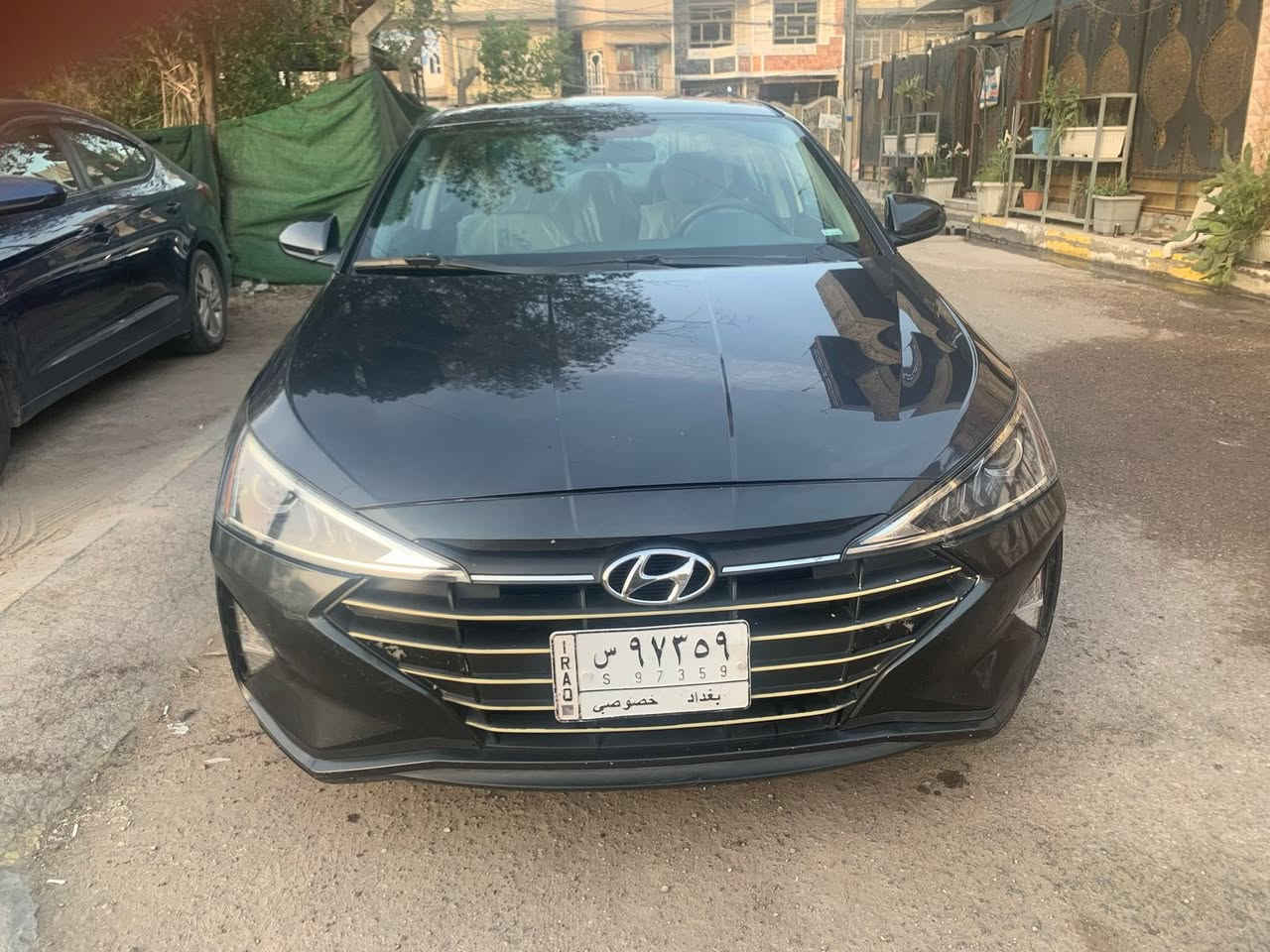 النترا  2020 بغداد باسمي 
السيارة جديده جدا جدا ، ترايها مال زيرو . 
السياره كلين وليبل واحد كلها على وضع الشركه ، حادثها الويل الامامي وربع من الدعاميه الاماميه ونفس الدعاميه مصلحه وشادينها ، ايرباك الدركه فقط طاك . 
وشرط تفحص وين مايعجبك … 

المواصفات :  
- المحرك 2000 دوش والكير مكفولات . 
- 3 انظمة قياده Sport/Normal/Smart
- فول تحكمات استيرن  
- شاشة كبيره تدعم ابل كار بلي 
- دشبول لونين المرغوب 
- خرائط Gps 📌
- رادار امامي خلفي 🚷 
- اوتو بريك (توقف ذاتي عند الاقتراب )
- كروز مثبت سرعه
- مانع انزلاق 
- تحديد مسار 
- كامرة دواره 
- ويل كب / 4 دسك / Abs
- تبريد بيانو 

السعر 139وبيها مجال 
السياره موجوده بغداد حي اور 
الهاتف ***********
