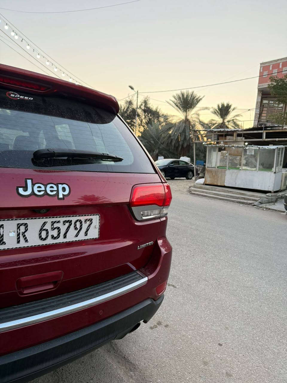 السلام عليكم :

Jeep Limited 2015 وارد كندي (( للبيع أو مراوس ))
المواصفات : 
بانوراما
تدفئة تبريد مقاعد 
تدفئة ستيرن
مقاعد السايق والراكب كهرباء 
الصندوك كهرباء 
شفتات ستيرن 
خزن ميمور مقاعد
شاشة جبيرة 
مري قلاب 
الخخ من المواصفات مال الليمتد الفول ...
((سونارها مرفق بالمنشور ))
مكان السيارة بغداد حي الجامعة 
هاتف :
 ***********
***********

