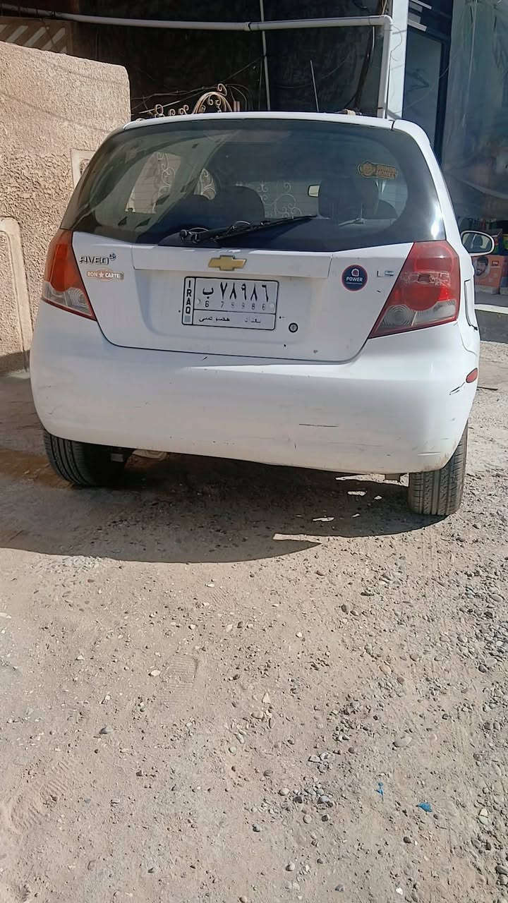 افيو هاج باك ١٦٠٠ .
٢٠٠٨
نقصها كير وجامة خلفية 
موقعها شهداء البياع شارع ٦٠
السعر ٤٠ 
الرقم ***********
