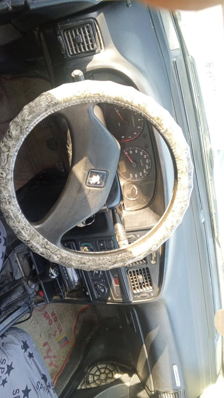 للبيع او مراوس بيجو روى رقم نجف الماني ماندل راعيها سنويه اصليه اتكفل سرقه وعشائر فقط مكينه بداية بخار كير واكسل ماب برنس تخم تاير دواخل حلوه مكاني كوفه السعر 14 ورقه 
***********
