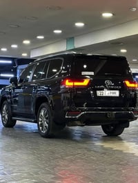 لاندكروزر • مكفولة • ٥٠٠٠٠ كم