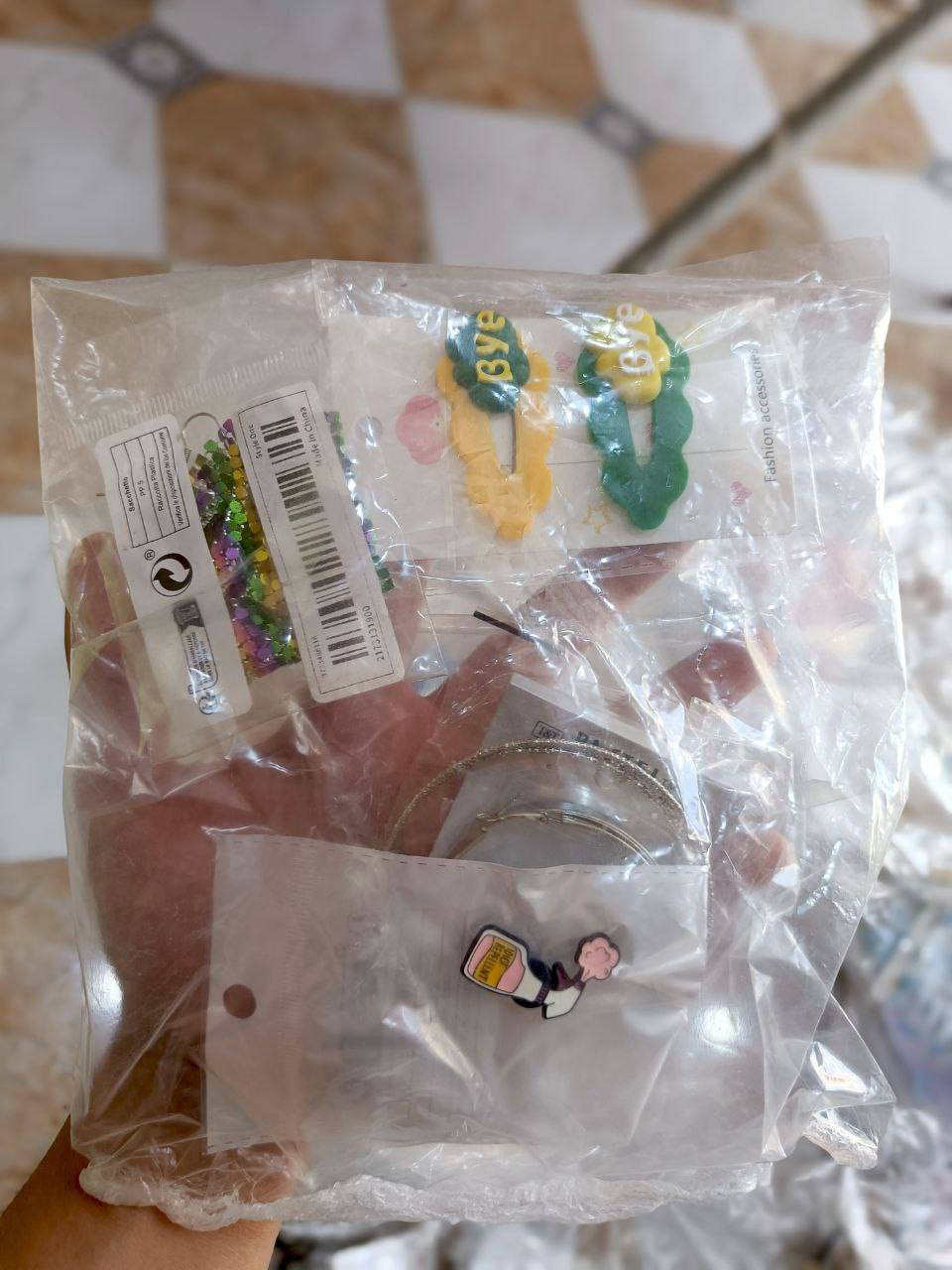 تصفيه اكسسوارات مشكل
تحتوي على كماشة طباقات سوار تراجي كلاده كترات وبعد اهواي شغلات
سعر الدرزن 2700


**إذا كنت صاحب هذا الإعلان وتريد حذفه لأي سبب، رجاءا أرسل رسالة إلى الدعم الفني**