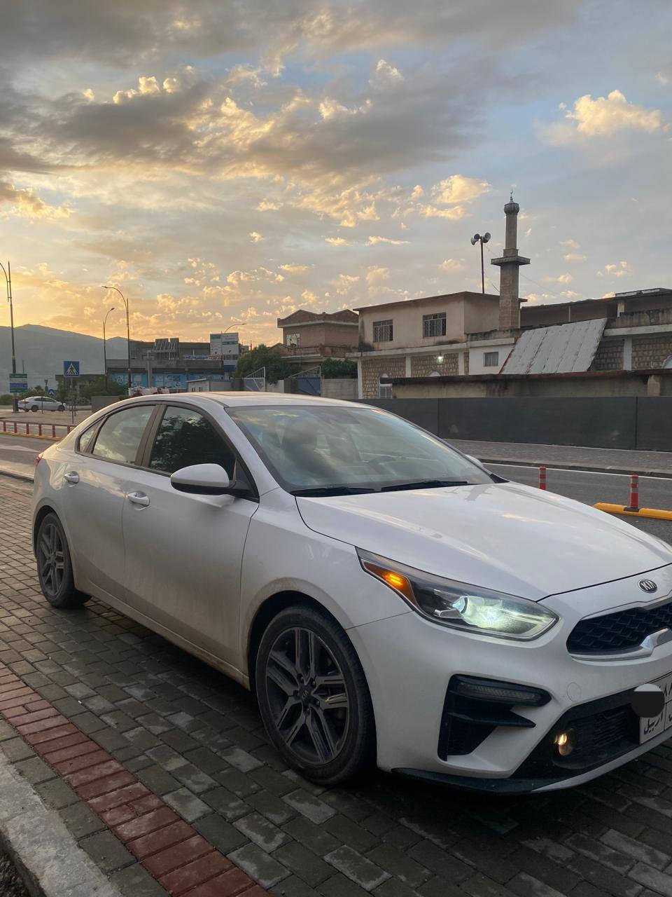 Kia forte 2019 امریکی 
 شاشة كبيرة كاميرا 
السياره وارد أمريكي 
محرك كير واير بشرط مامفتوح 
سيارة حيل نظيفة كلشي عل بلاد جديد 
بدون صبغ و بدون ایرباك
 بشرط تحويل وغرامـة
سيارة مابيـها دينار مصرف 
سقف سلایت
مود سبورت / ايكو / نورمال
تحديد سرعة
رادار شارع
شاشة كبيرة 
كاميره
مكان السيارة اربيل
سعر 156$
 *********** 
واتساب أربيل, العراق

