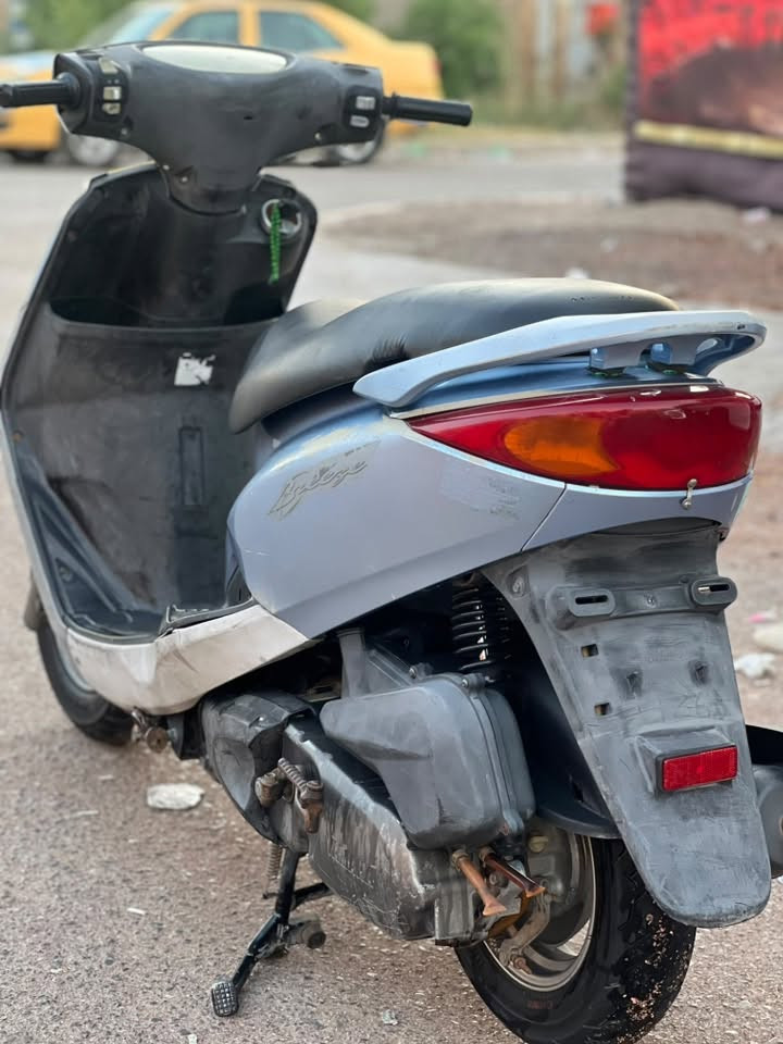 السلام عليكم 
بريز للبيع
دراجه مكفوله 
السعر 650 وبيها مجال 
العنوان بغداد البلديات قرب تقاطع الكهرباء
***********

