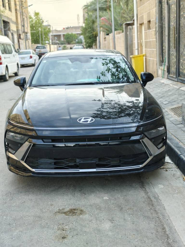 هيونداي سوناتا وارد أمريكي 2024
SEL plus 
زيرو ماشيه 11000 ميل 
سوداء اللون موديل 2024
ضررها بنيد وجاملغ مبدلات اصلي تفصيخ  نفس اللون 
فتحة سقف بانوراما كامله 
شاشه كبيره بأكثر من ثيم 
ثيمات متعدد للعينه
كشنات تدفئة  
كشنات كهربائية 
دواخل قماش ابيض 
اوتو هولد 
كار بلي 
ابل بلي 
نظام بوز للصوت 
تبريد مناخي 
كامره خلفيه 
اوتو ستوب 
رادارات 
حساسات 
امرايات شفط
تحكم ستيرن
كار بلي 
كل الابواب بصمه لمس 
تشغيل عن بعد 
صندوغ يفتح عند الاقتراب من السيارة 
 حره 
مكانها البصرة 
مرقمه بصرة رقم مميز 
السعر 220
هاتف *********** البصرة, العراق
