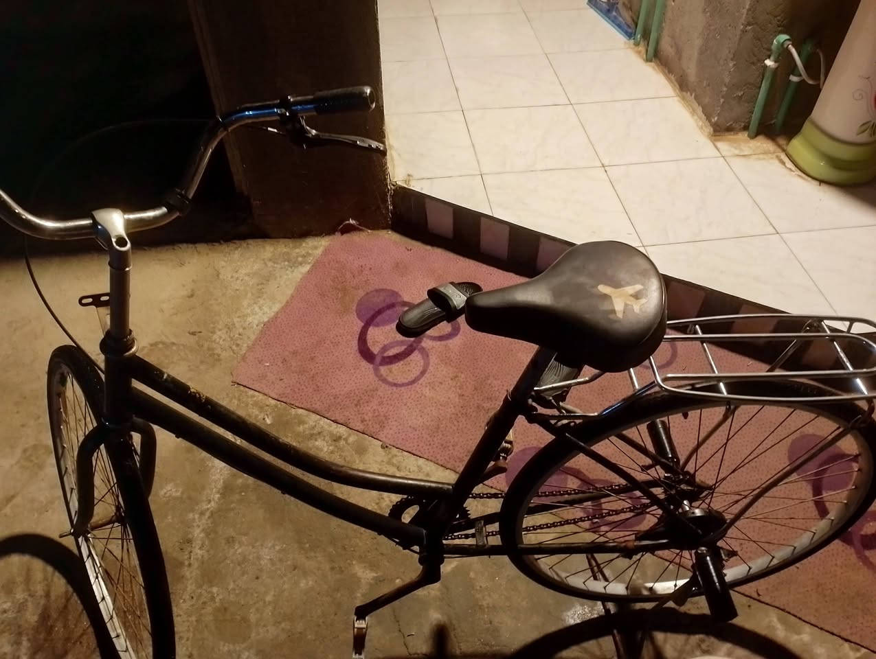 السلام عليكم باسكل للبيع كامل المكان سوق الشيوخ حي العسكري السعر    40 ***********
