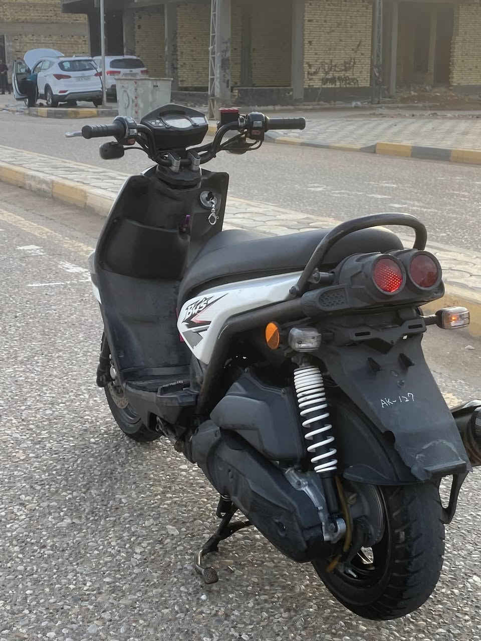 السلام عليكم سكنس جبلي للبيع 
دراجة ما صارلة هواي من طالعة من الرمبة دراجة كارتون احلى من الصور وكلة ختم واحد وية المكينه ومكفولة كفالة عامة تجيب مصلح وياك الدراجة عارضة 1,400 هذا رقمي *********** المو شراي لا يتعبني رجائاً .
