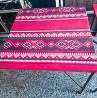 ميز حديد  ارتفاع 75 عرض 75 مربع عدد 5 الحسينيه مقابل السوق الكبير 0772...