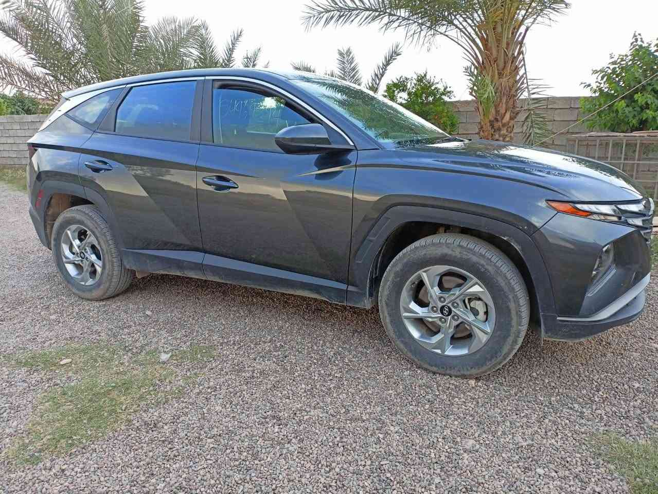 سيارة توكسان 
موديل 23
اللون نفطي
الممشة 20لف
رادار امامي +جانبي +خلفي
تحكمات جهتين+أنظمة قيادة
داخل لونين 
محرك 2500gdi 
منفيس حرة 
ضرر بسيط 
السعر  180$بي مجال بسيط
سيارة جديد
الزاب قرية اصبيح تحتاني 
***********
