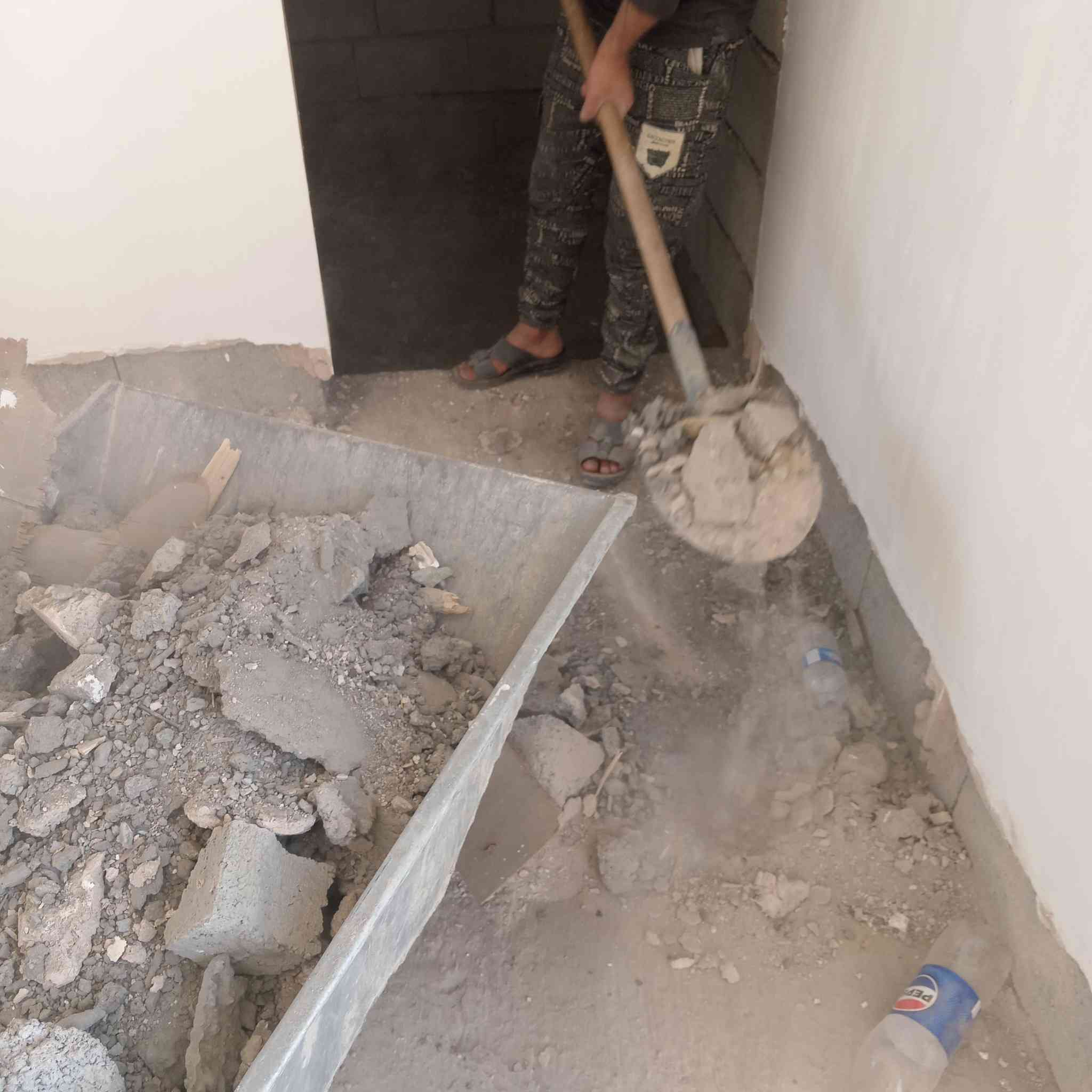 السلام عليكم اشتغل تفليش تنضيف حفر اساسات حفر ابي تصعيد مواد فلانكوت تحويلات كشر جدران نقل انقاذ تفريغ مواد تصفيط اساسات و حدايق ايشي تحتاجون اتصال على هاذا الرقم ***********
