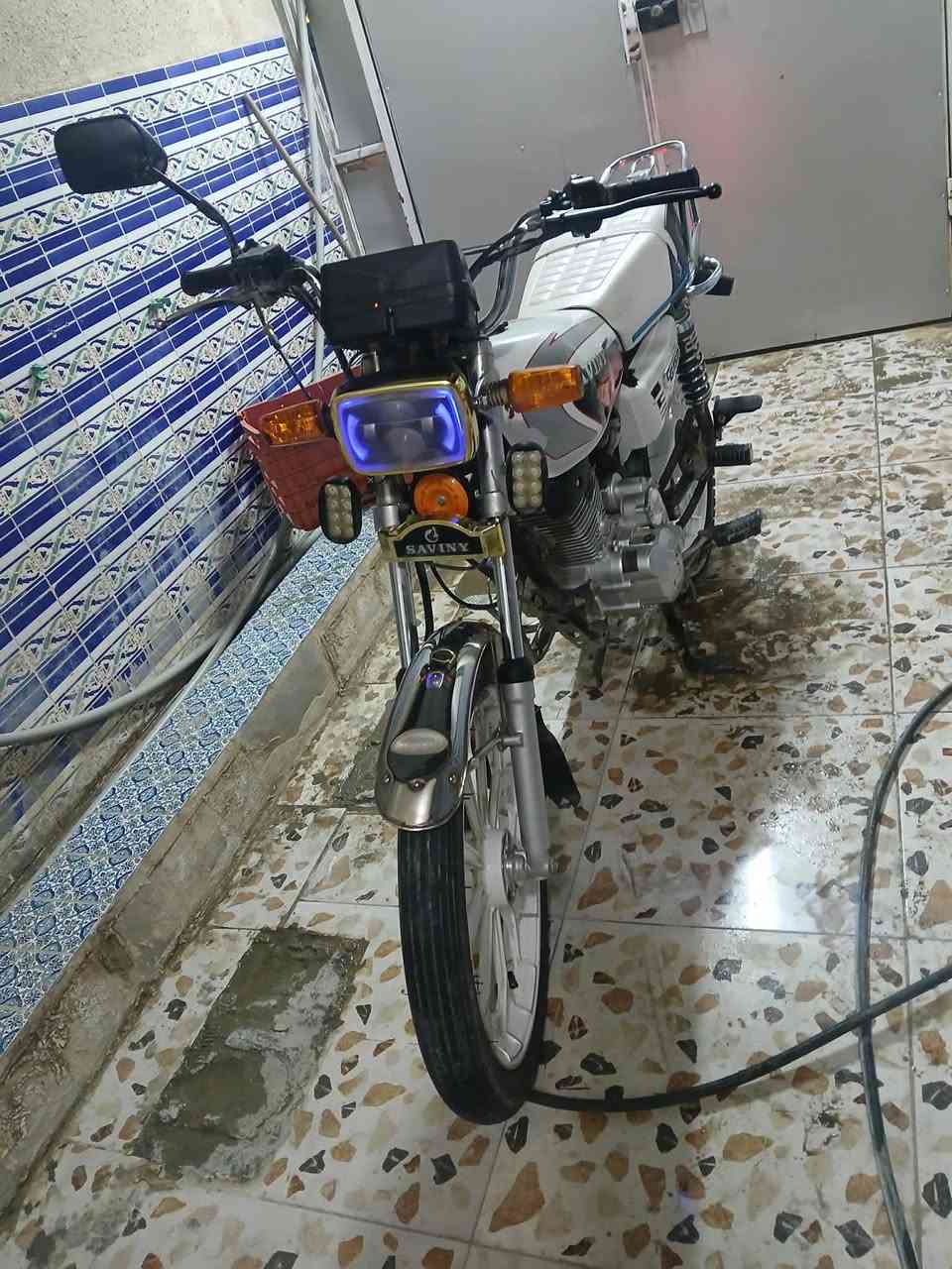 اللهم صلِّ على محمد وآل محمد 
السلام عليكم دراجه مكفوله من اي نقص كله تخبل للبيع منفيس نكره سلف كهربائيّة كلها شغاله ما بيعا نقص برغي واحد وشديتله امرايات جد وصينيه زنجيل وره الفيدو 24
العنوان سامراء السعر 420بيها شويه مجال حك شراي مستعجل 
***********
