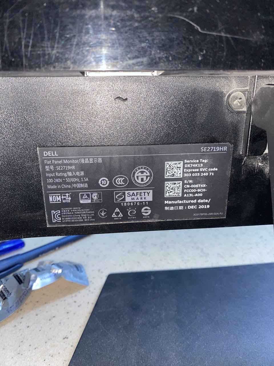 شاشة Dell 27 إنج موديل SE2719HR للبيع  

- حجم الشاشة: 27 إنج  
- دقة: Full HD 1920×1080  
- نوع الشاشة: IPS ألوان واضحة جداً  
- تدعم 75Hz مناسبة للألعاب مثل فيفا  
- منافذ: HDMI + VGA  
- شاشة نظيفة وشغالة 100% بدون مشاكل  

ممتازة للشغل، المونتاج، والألعاب.  

السعر: 150 ألف قابل للتفاوض  
الموقع: بغداد


**إذا كنت صاحب هذا الإعلان وتريد حذفه لأي سبب، رجاءا أرسل رسالة إلى الدعم الفني**