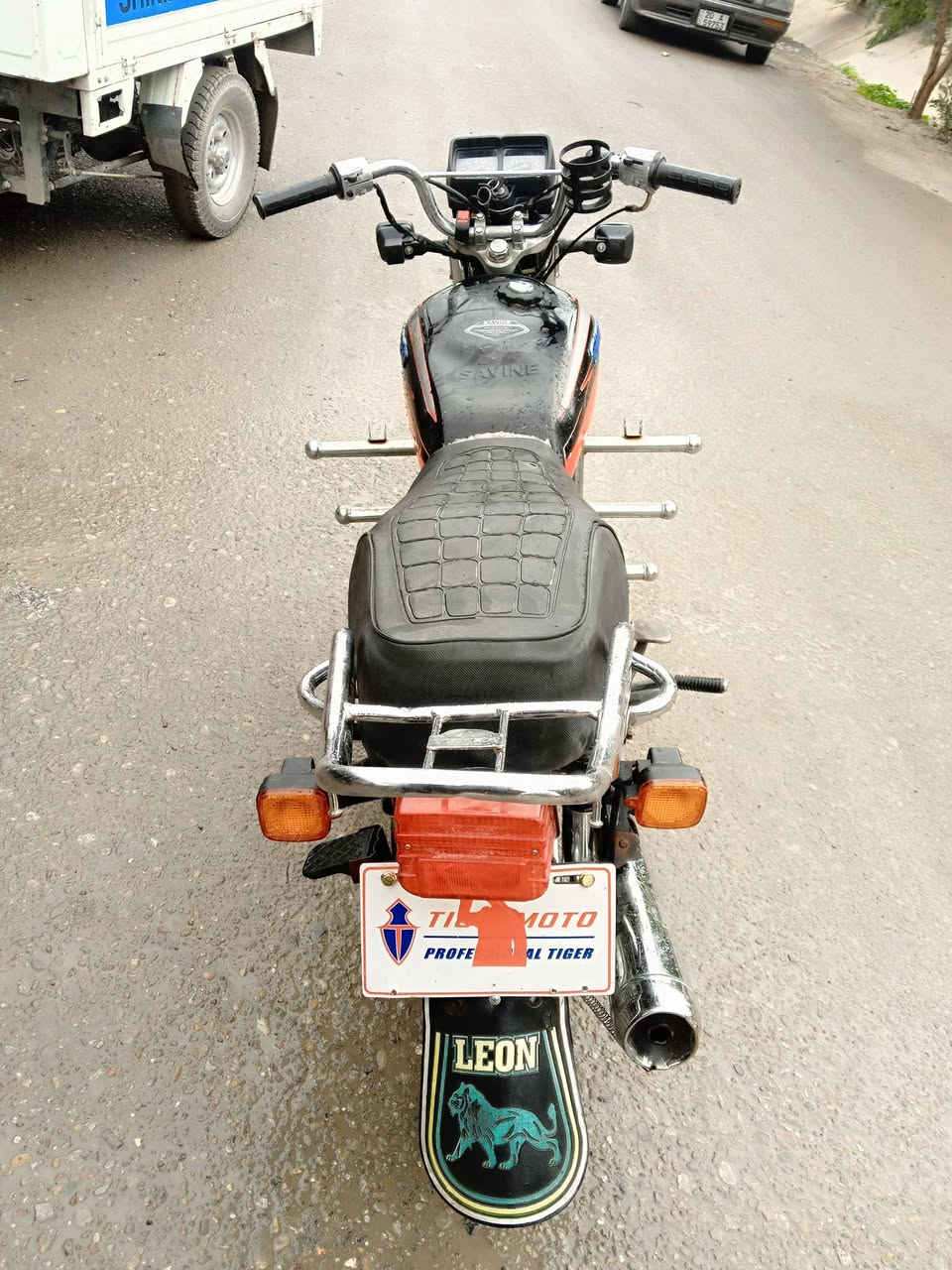 السلام عليكم دراجه للبيع تايكر موديل 2019وراق كامله نضافه كدامك نضيفه كهربائيات كلهه شغاله اشاير لايت دبل اشاره نقص حافضه زنجيل و شفت مال عتله مال تنمير   محرك يخبل لا صرف ولا بخار ولا تنقيص و لا نضوح اخرس شلعه معدل فول مكاني شهربان سعر 325وبيهه مجال بسيط مراوس يرهم***********.
