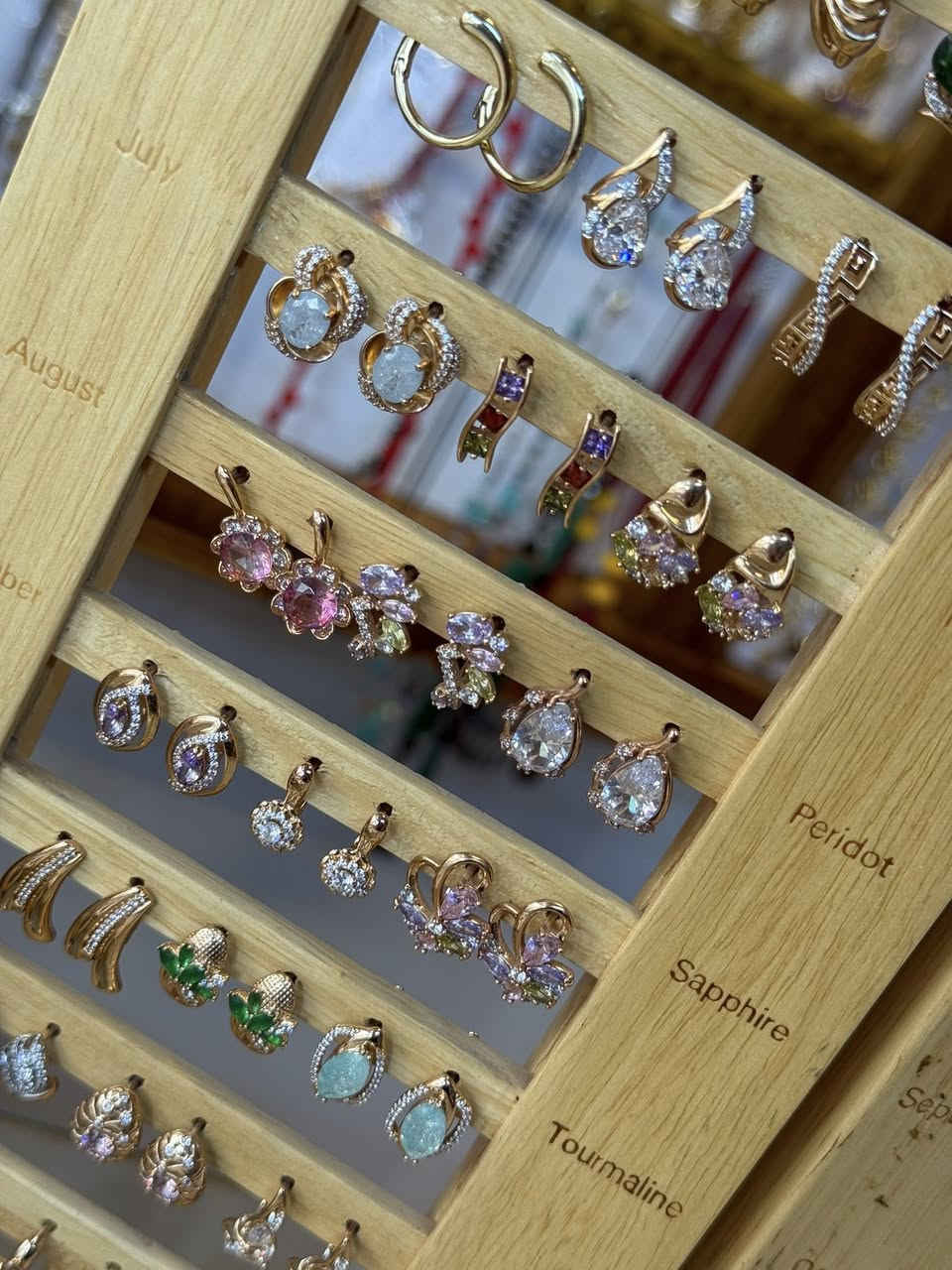 يا الله 👋 اكسسوارت الريس 🔥🔥💎💎والله إذا تردين نصيحة إخذي من ذني التراچي لان مابقى عندي كميه قليله بديل الذهب كوالتي جداً عالي زارگون جوده عاليه ضد العطر ضد الماء ضد التحسس ضمان خمس سنوات كل هذا والزوج بالفين دينار 3 أزواج بـ 5 بالنسبه للحلق والبرغي الزوج بالف دينار


**إذا كنت صاحب هذا الإعلان وتريد حذفه لأي سبب، رجاءا أرسل رسالة إلى الدعم الفني**