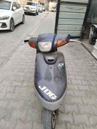 ياماها 3زروف ب350000الف وبيه مجال المو شراي لا يتعبني رجائا دراجه شغال...