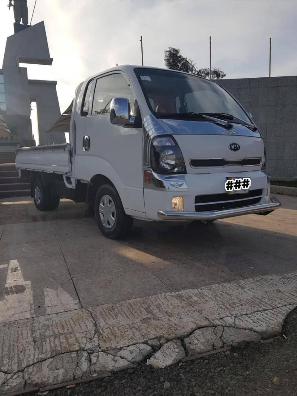 كیا 2700
مۆدیل ٢٠١٥

ڕەقەم جنووبی اسڵی 

سەنەوی پلاستیك

وەكالە و پاكانە بەشەرت

شەش تایە لۆك

گێڕ مەكینە  شانسی اكسل بەشەرت

 شوین ڕانیە

***********
