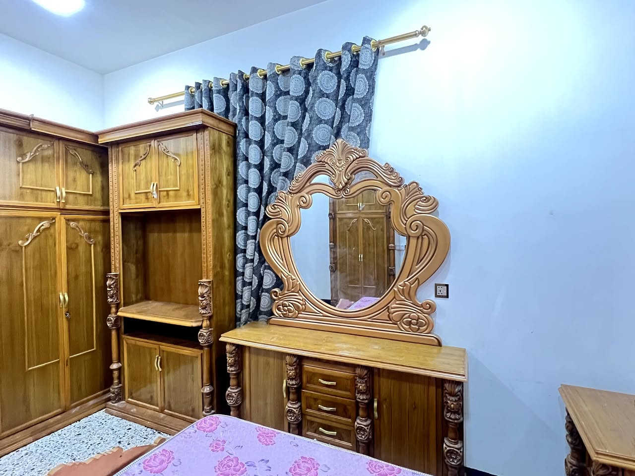 سلام عليكم الغرفه للبيع مستخدمه اشهر(مليون ونص 1,500)

وبيه مجال #مكاني الشهابي *********** الي يحب يتفضل خاص
