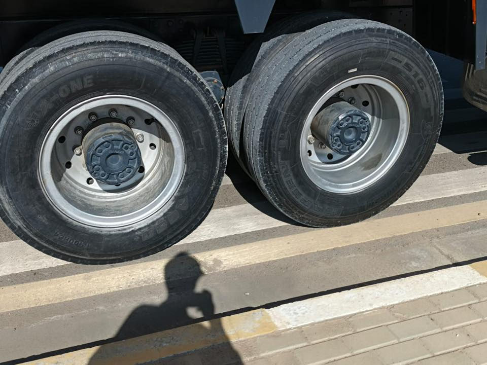 ￼ ‏سكانيا بومه للبيع سياره كفاله عامه شاصي طويل محرك انجكتر كير 3في3 تخم تاير جديد ***********
2002
