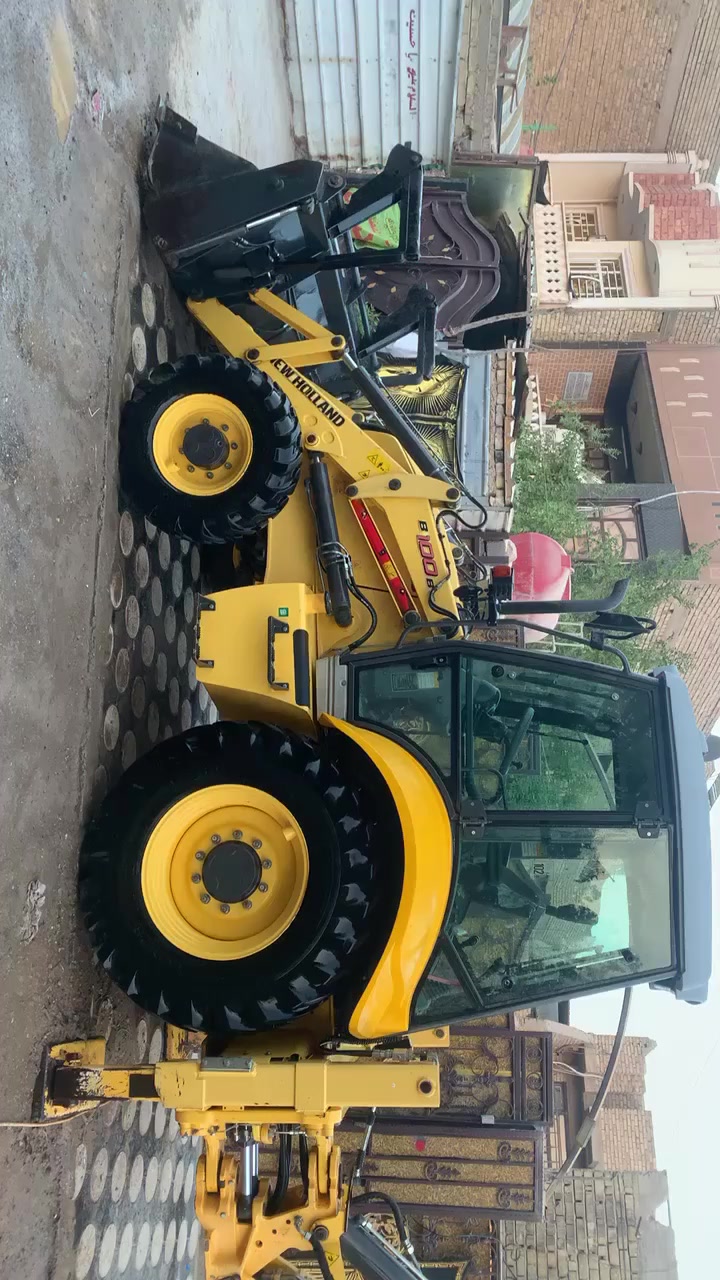 لسلام عليكم حفاره للبيع نيو هولند حجم 100 كفاله عامه جديده مشتغلهه 3000 ساعه موديل 2014 جاهزه من كلشي رقم كربلاء مشروع وطني مكان بغداد حي اور للاستفسار اكثر ***********
