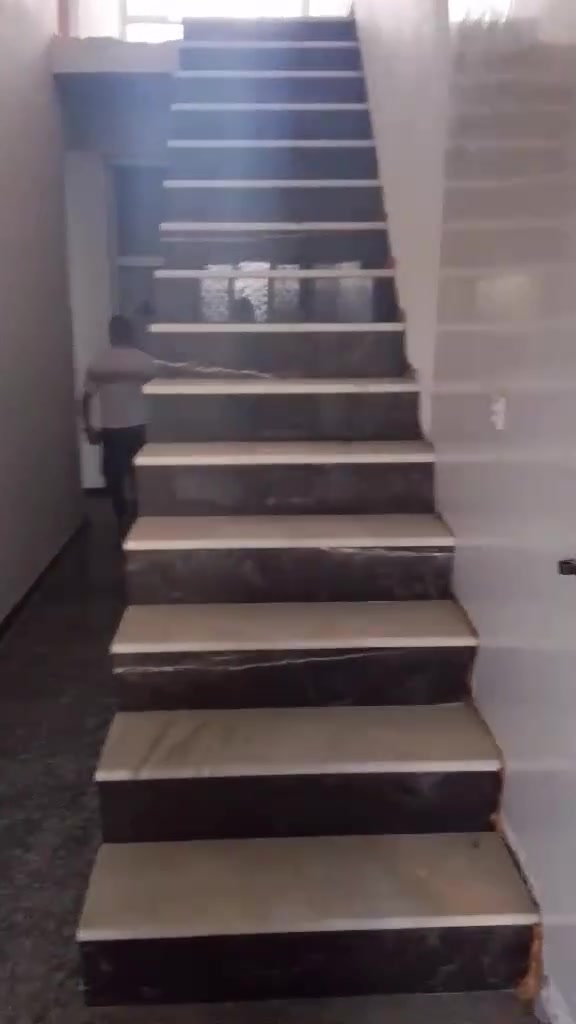 بيت للبيع  طابوصرف بناء٢٤حديث كرانيت وسيراميك وسقوف ثانويه البيت يحتوي على صاله ومطبخ وهول وصحيات وغرف نوم 2فوق ووحده طابق ارضي المساحه ١٢٥متر في منطقه ابو عجاج علما البيت مطلوب للمصرف العقاري تسديد شهري 484 الف السعر 60 مع مجال بسيط استفسار اتصل او خاص ***********
