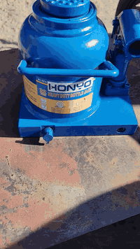 تفاصل الجك الهاينو  32 طن. العنوان باب الشيخ خلف كراج النهضه *********** يوجد خدمت توصيل   لجميع المحافظات
